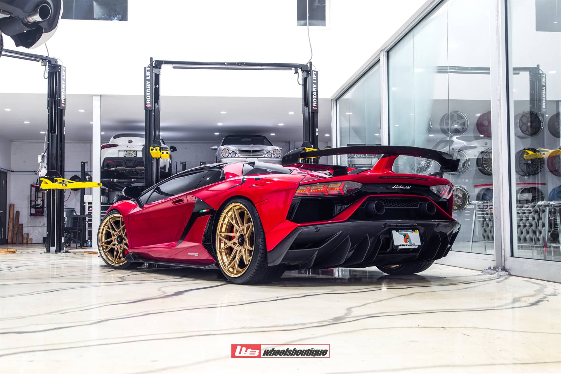 LAMBORGHINI AVENTADOR SVJ ROADSTER ON ANRKY S3-X2