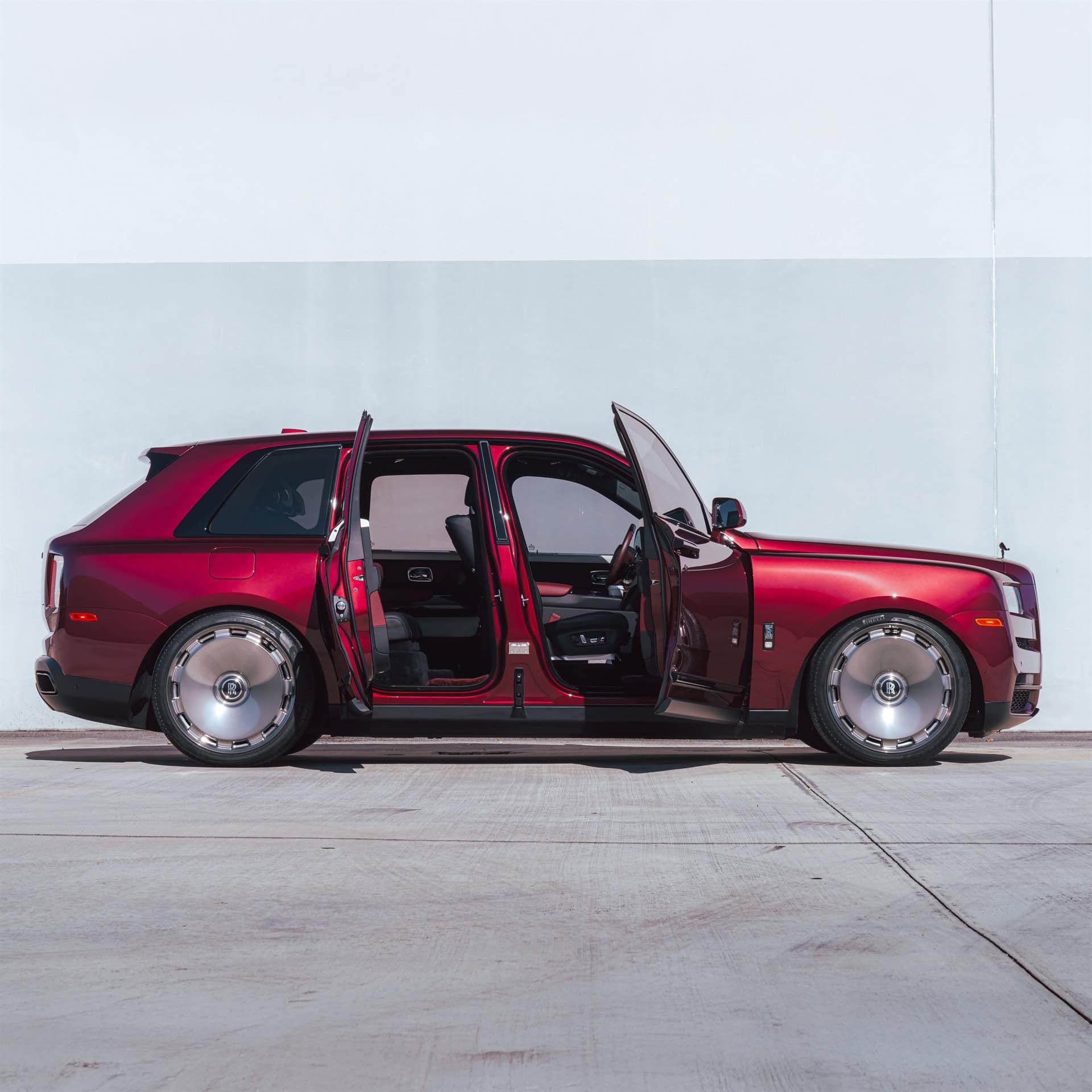 Rolls Royce Cullinan on HRE L108M