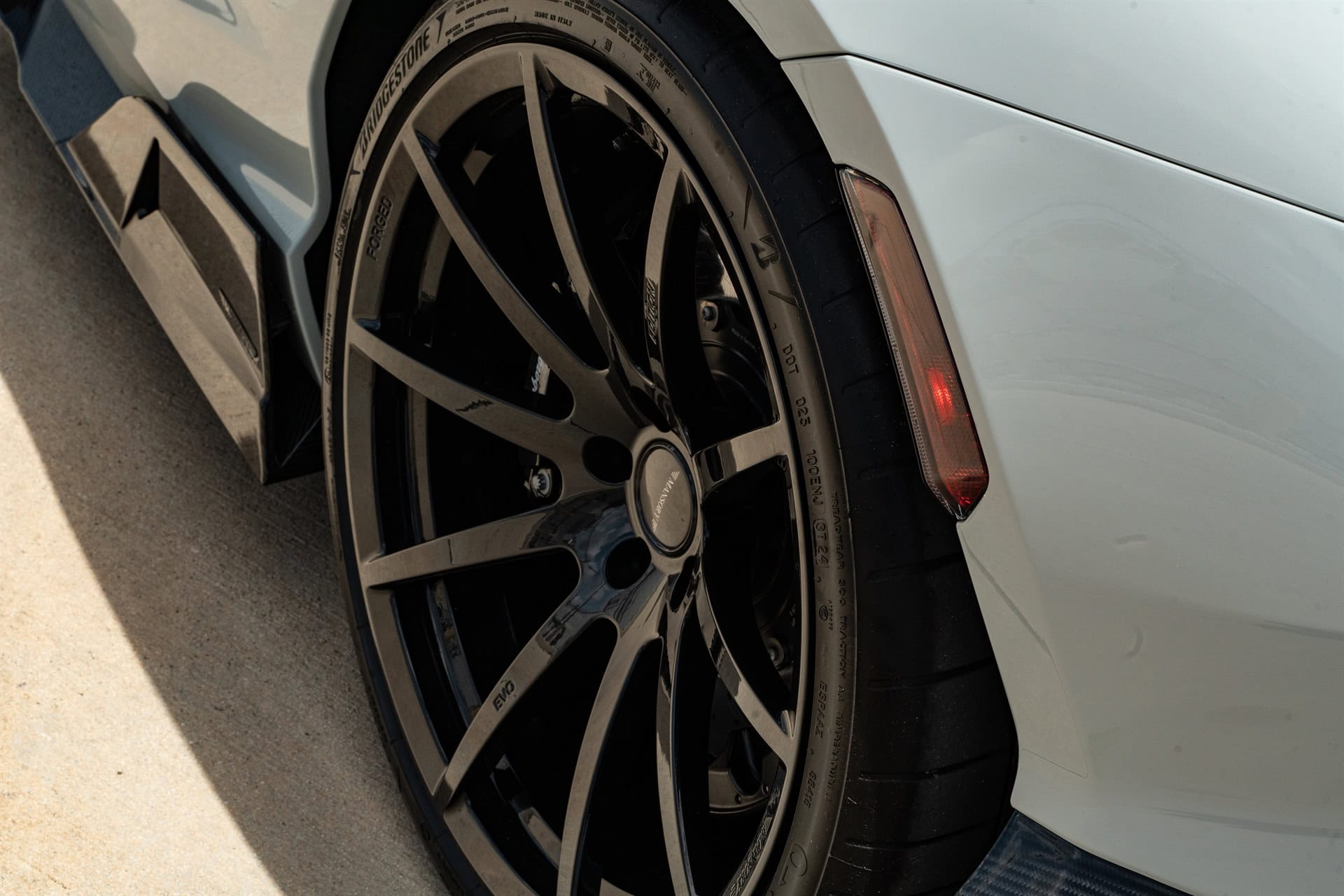 MANSORY Lamborghini Revuelto | Grigio Hati | on Mansory FV.10 Wheels | Gloss Black
