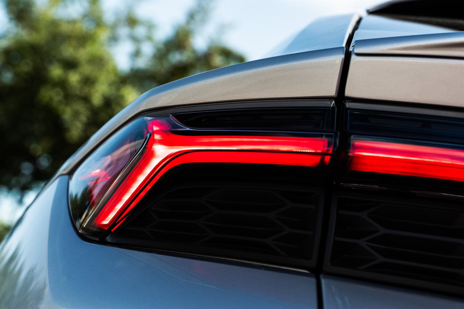 Photo 30 of Lamborghini Urus SE | Grigio Nimbus | on HRE S201H | Polished Clear