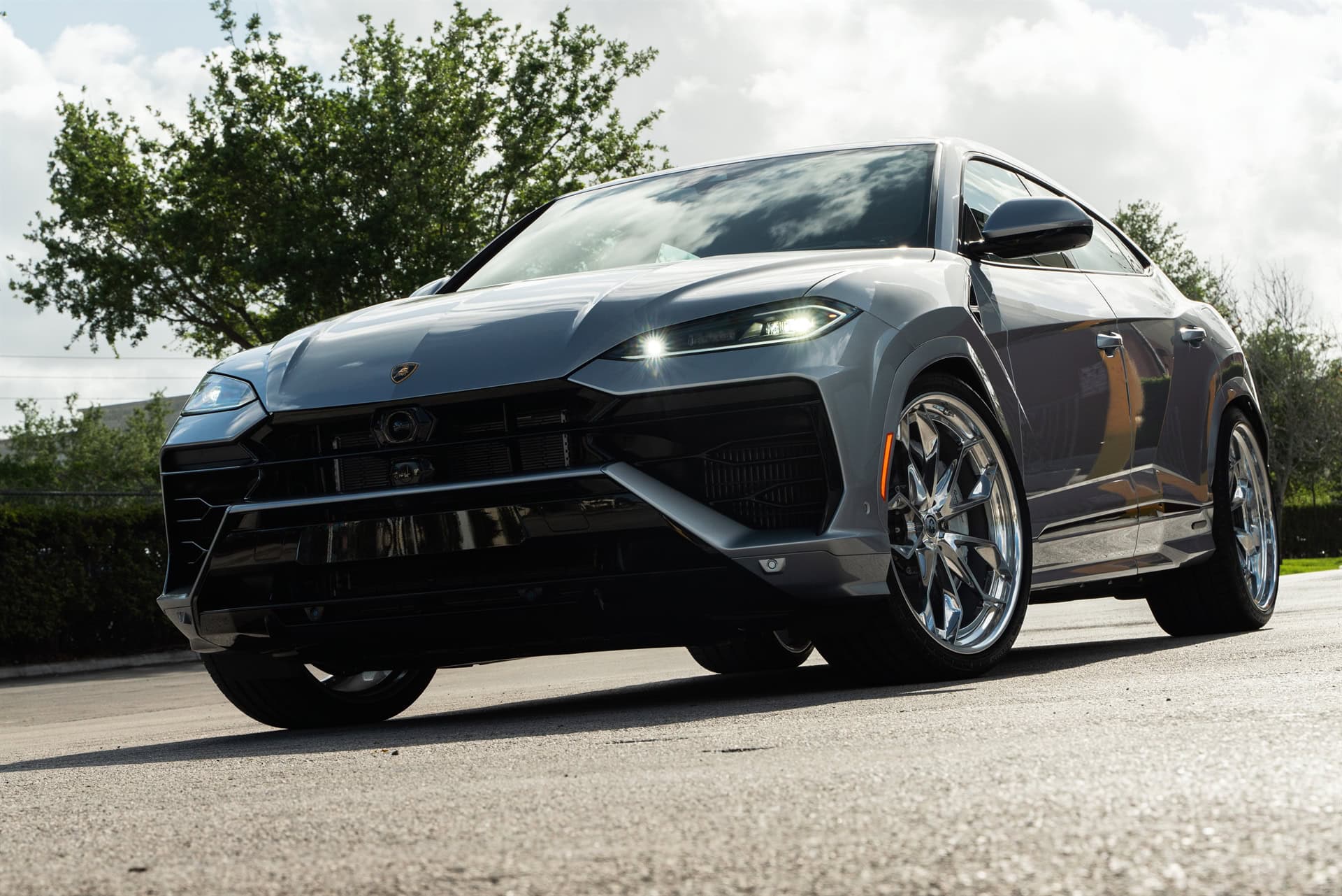 Lamborghini Urus SE | Grigio Nimbus | on HRE S201H | Polished Clear