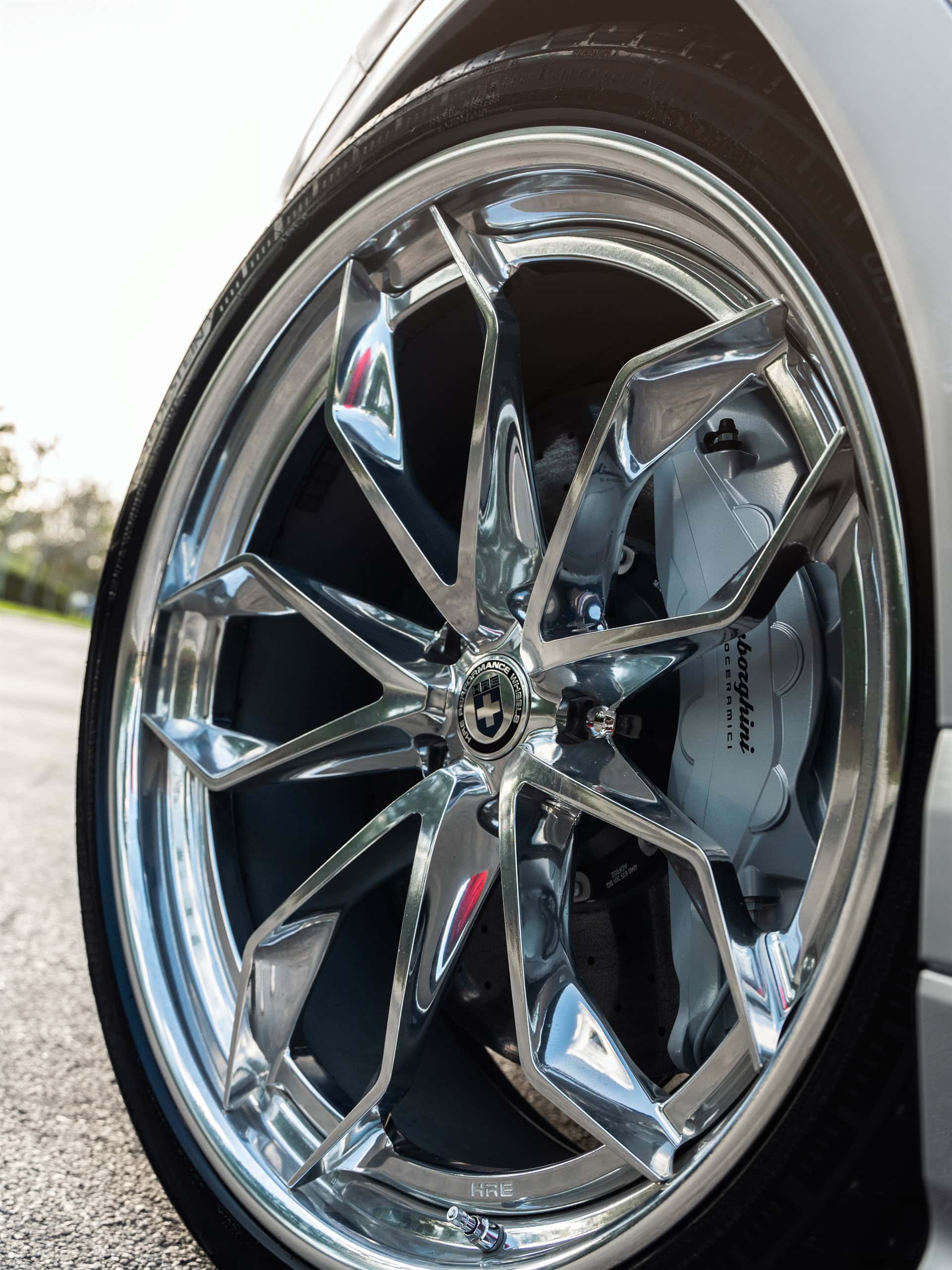 Lamborghini Urus SE | Grigio Nimbus | on HRE S201H | Polished Clear
