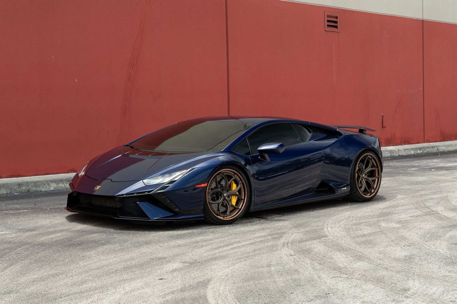 Photo 53 of Lamborghini Huracan Tecnica | Blu Grifo | on ANRKY S3-X0 | Satin Bronze