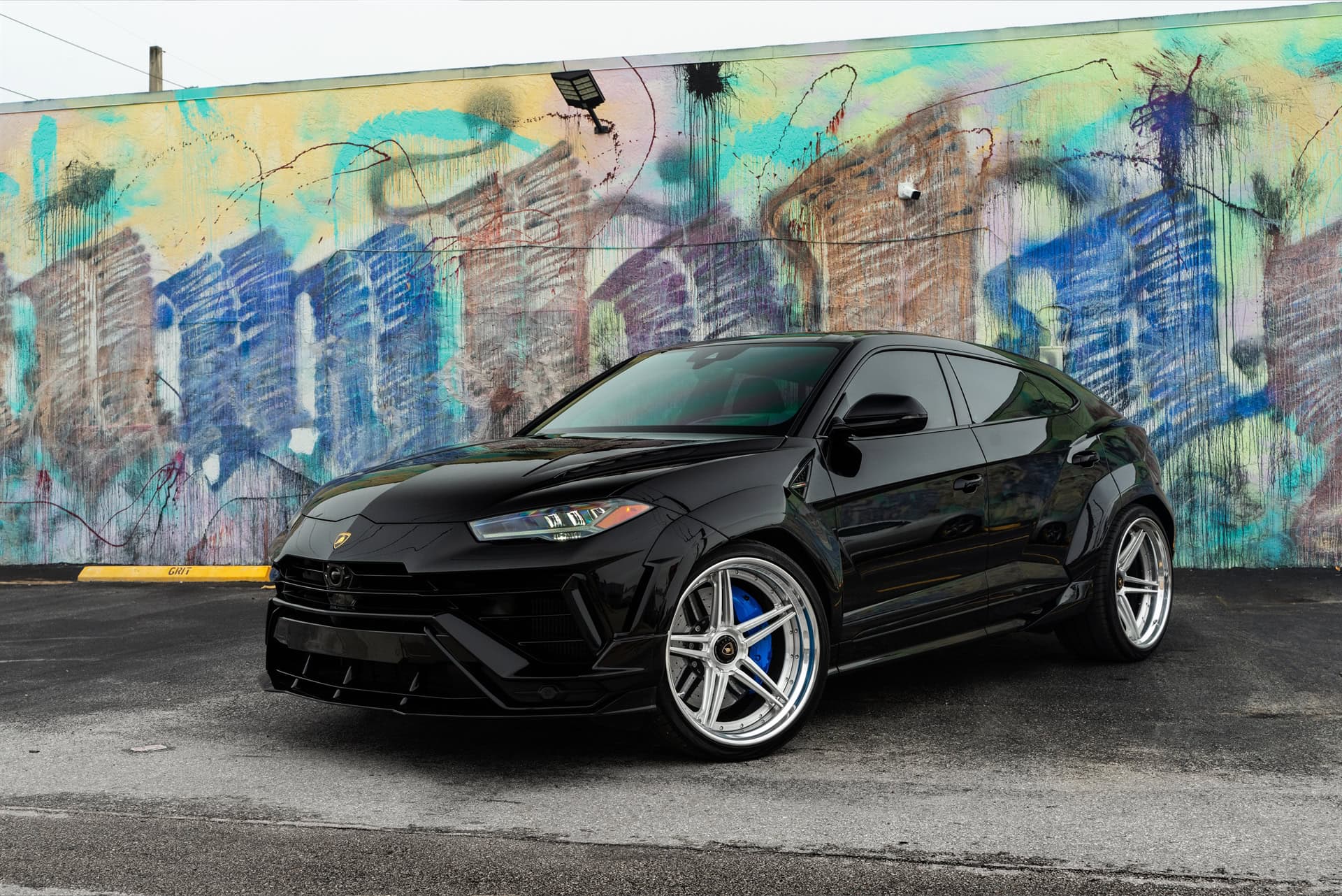 Photo 21 of Lamborghini Urus S | Nero Noctis | 1016 Vision Widebody | on 1886 XR-003 Wheels | Brushed Clear