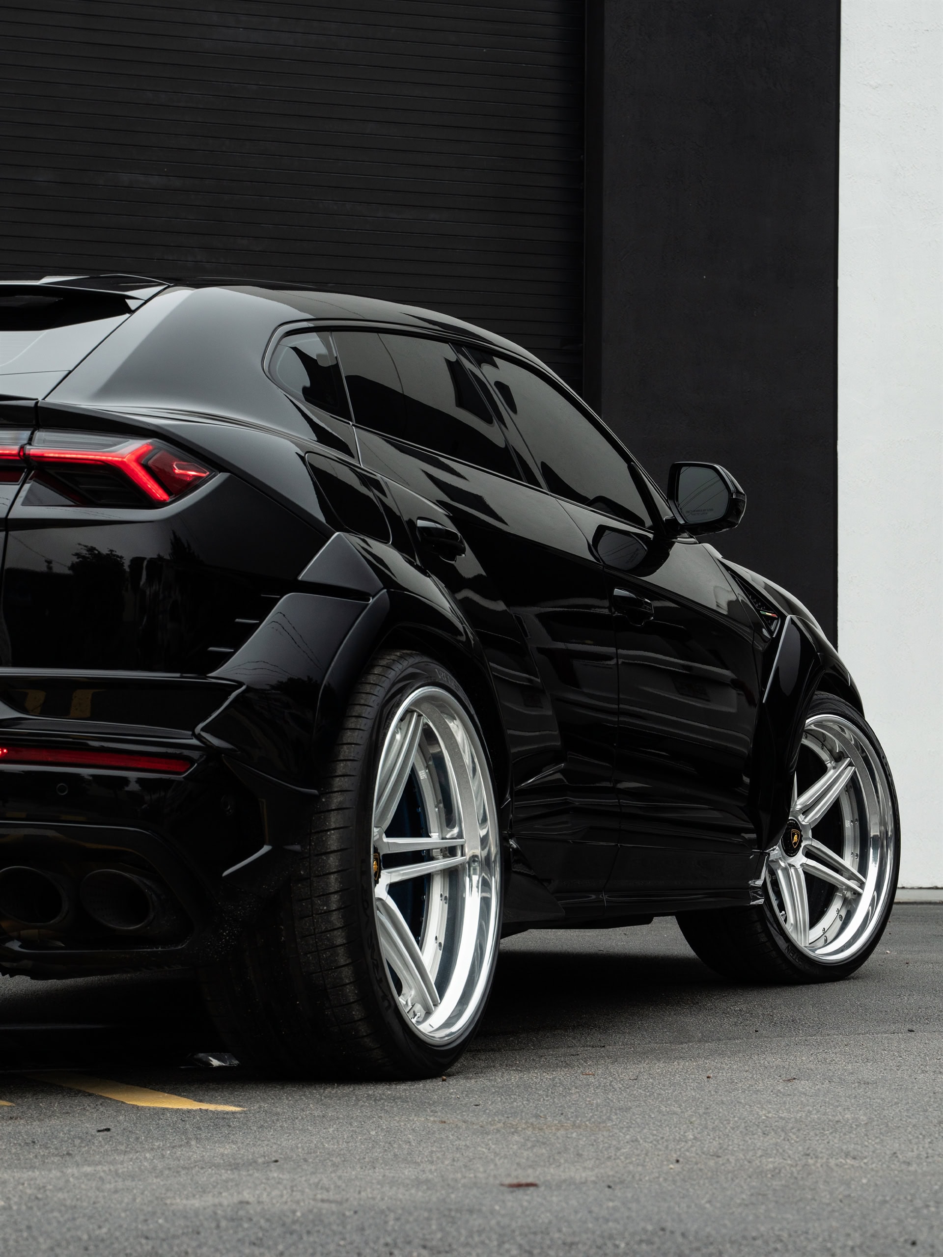 Lamborghini Urus S | Nero Noctis | 1016 Vision Widebody | on 1886 XR-003 Wheels | Brushed Clear