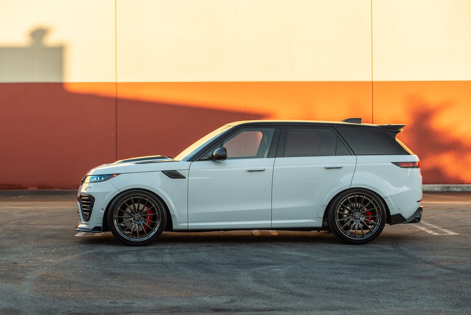 Photo 24 of Land Rover Range Rover on Urban Auto Body Kit and 1886 Wheels