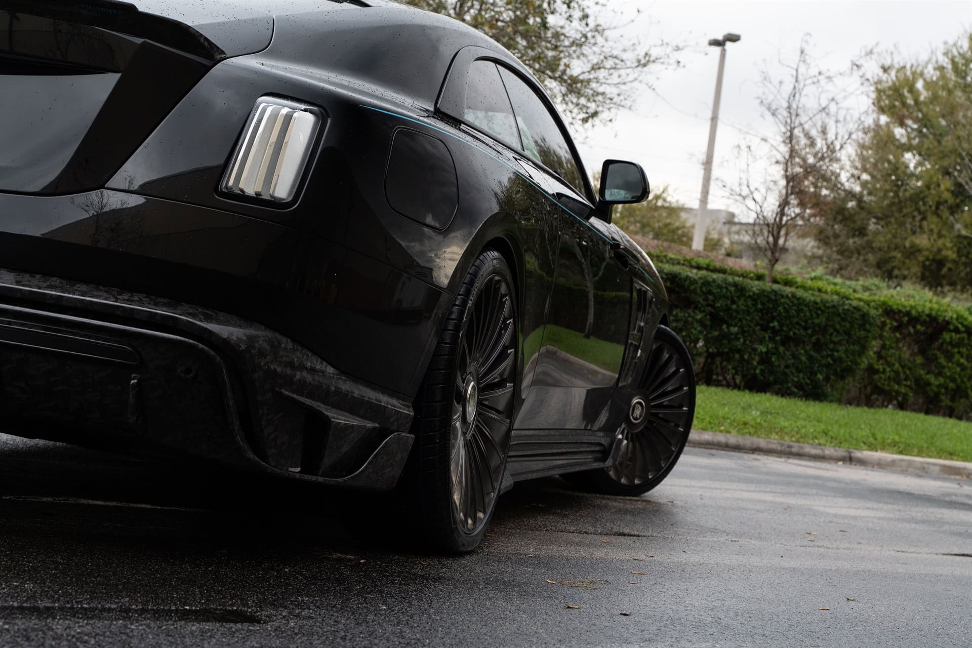 Mansory Rolls-Royce Spectre | on 1886 G100 | Mirror Polished Smoke