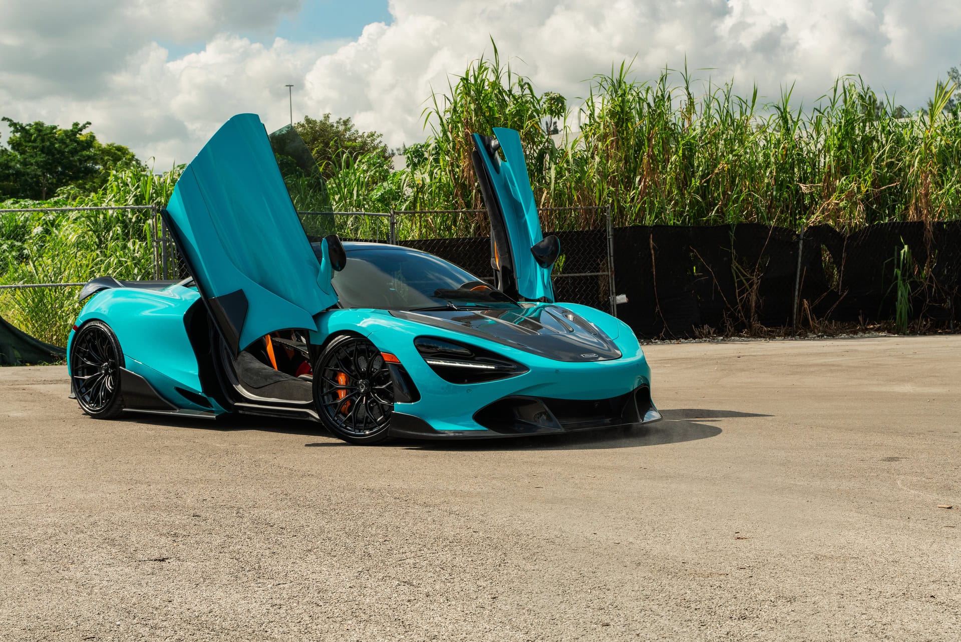 Photo 30 of McLaren 720 | | on 1886 XR018 | Satin Black