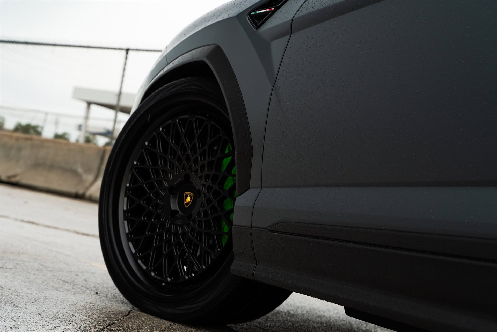 Photo 25 of Lamborghini Urus Performante | Grigio Telesto Matt | on 1886 S009 | Satin Black