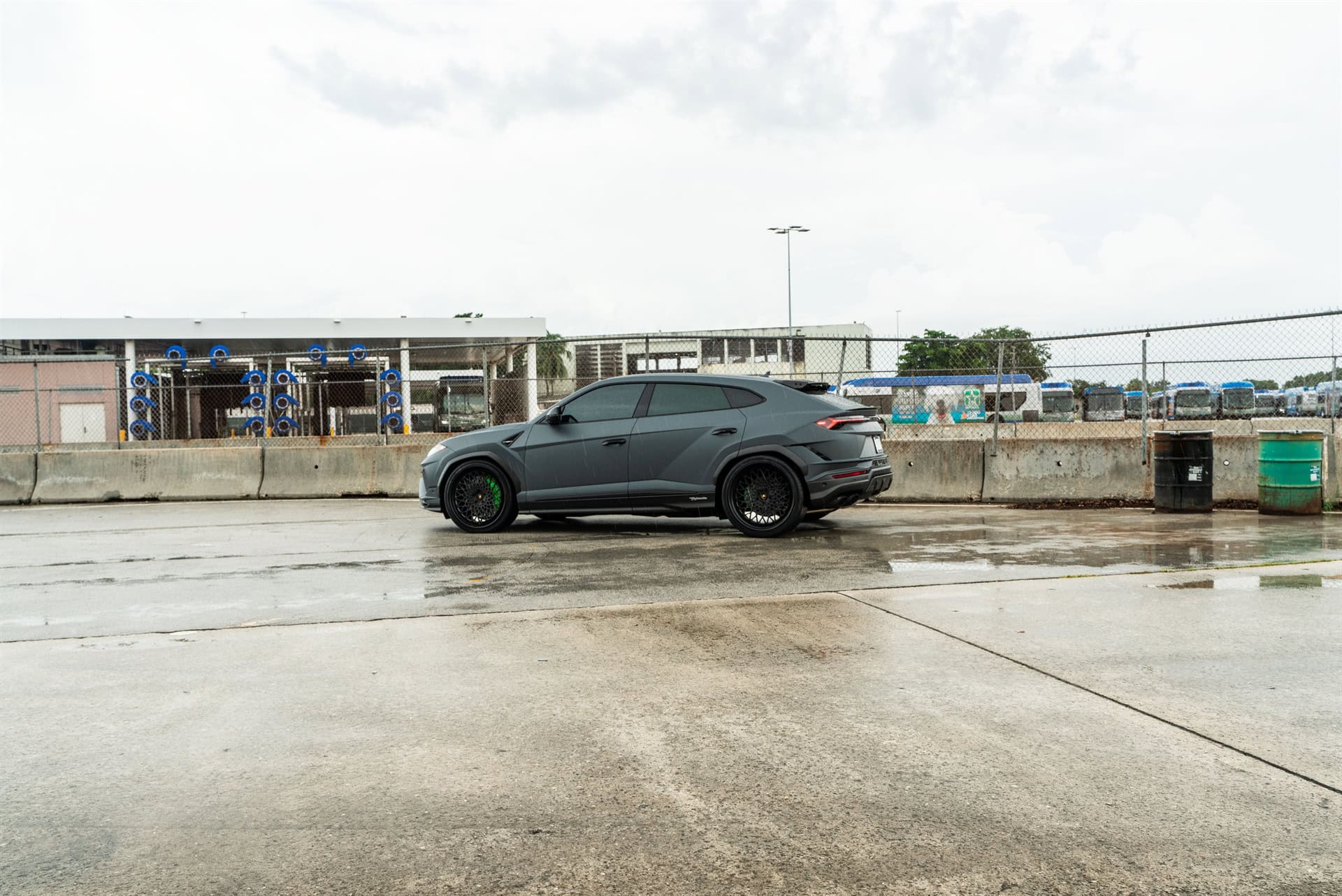 Photo 29 of Lamborghini Urus Performante | Grigio Telesto Matt | on 1886 S009 | Satin Black