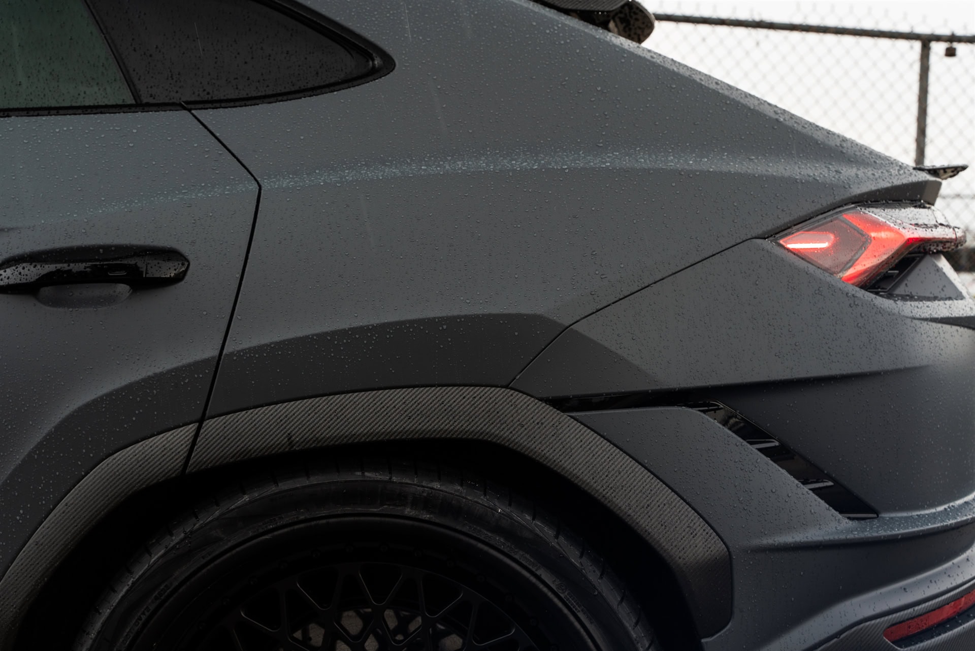 Photo 31 of Lamborghini Urus Performante | Grigio Telesto Matt | on 1886 S009 | Satin Black