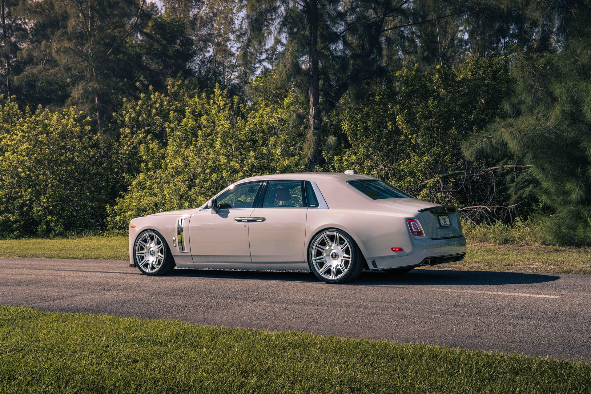 Photo 23 of Rolls Royce Phantom on Mansory Kit