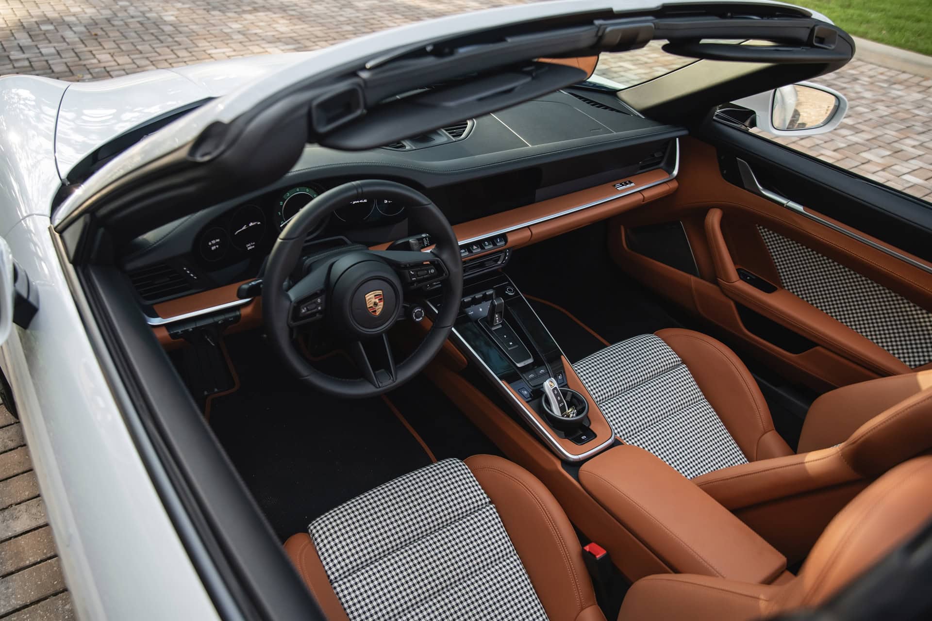 Porsche 992 Targa on  HRE 527 FMR