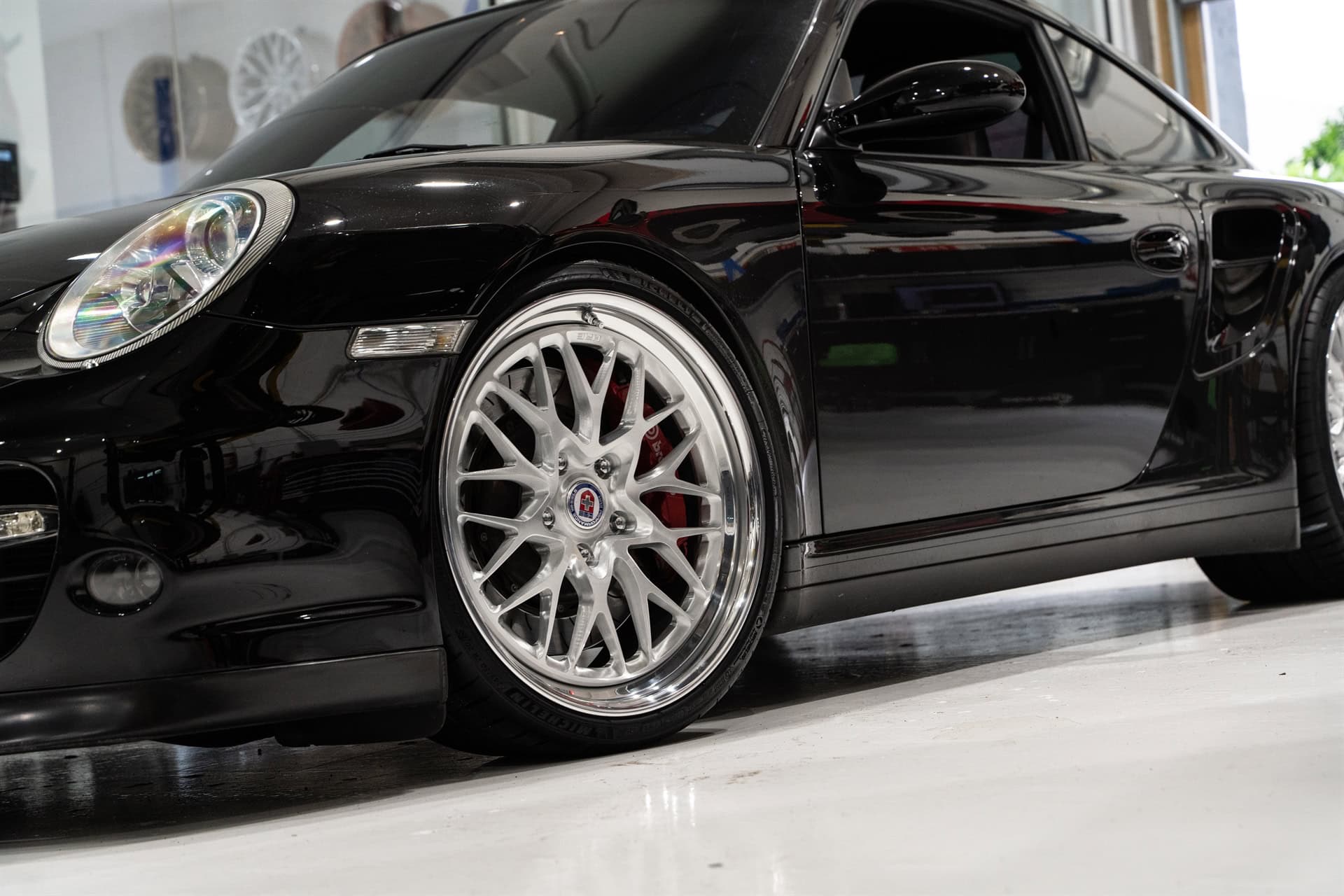 Porsche 997 on HRE Wheels 520 FMR