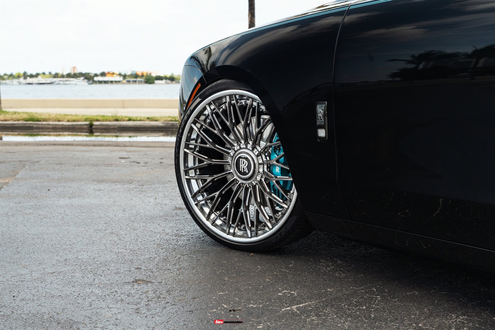 AL13 R100 | Rolls-Royce Ghost Black Badge