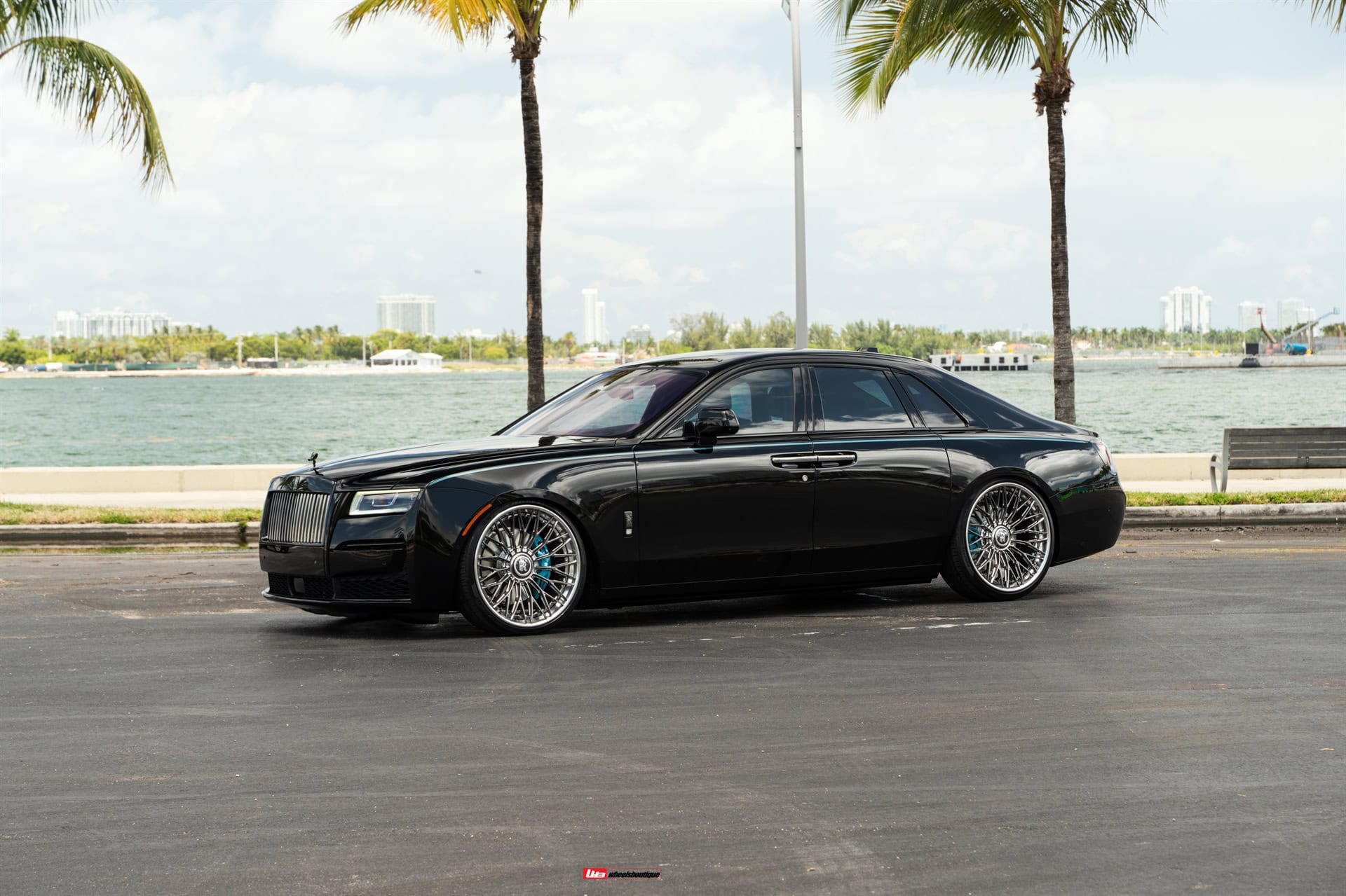 Photo 23 of AL13 R100 | Rolls-Royce Ghost Black Badge
