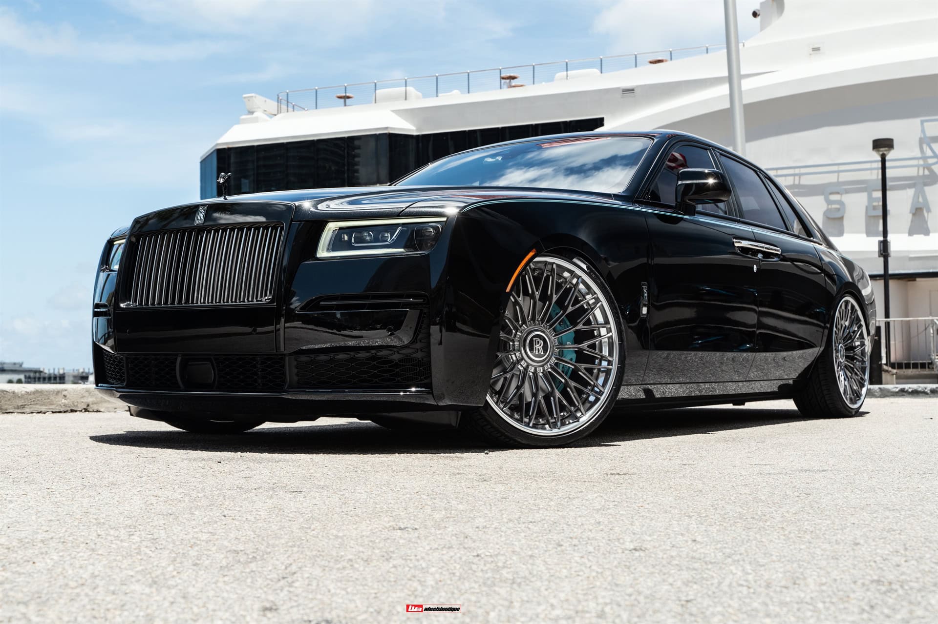 AL13 R100 | Rolls-Royce Ghost Black Badge