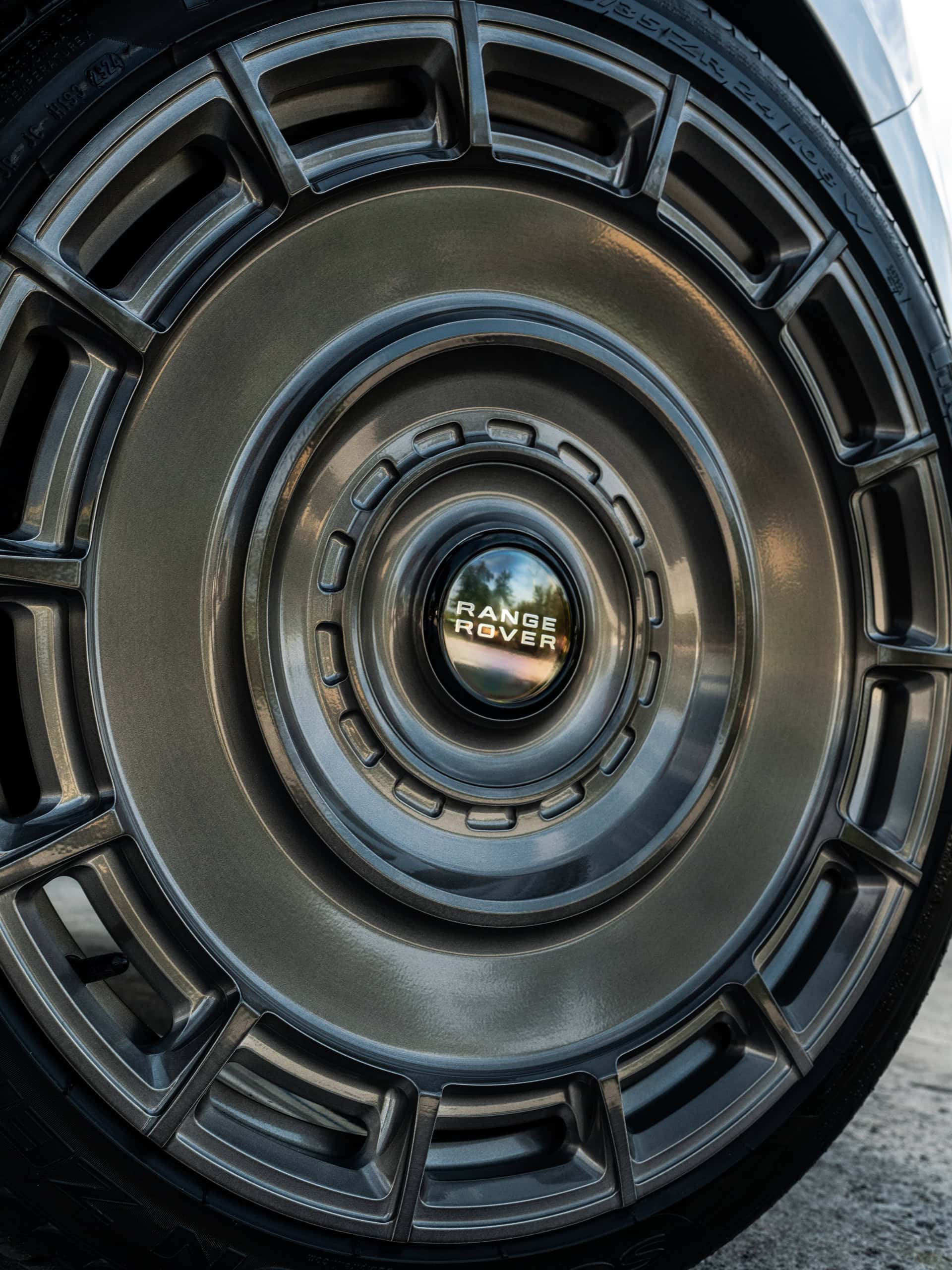 Range Rover on AG Wheels