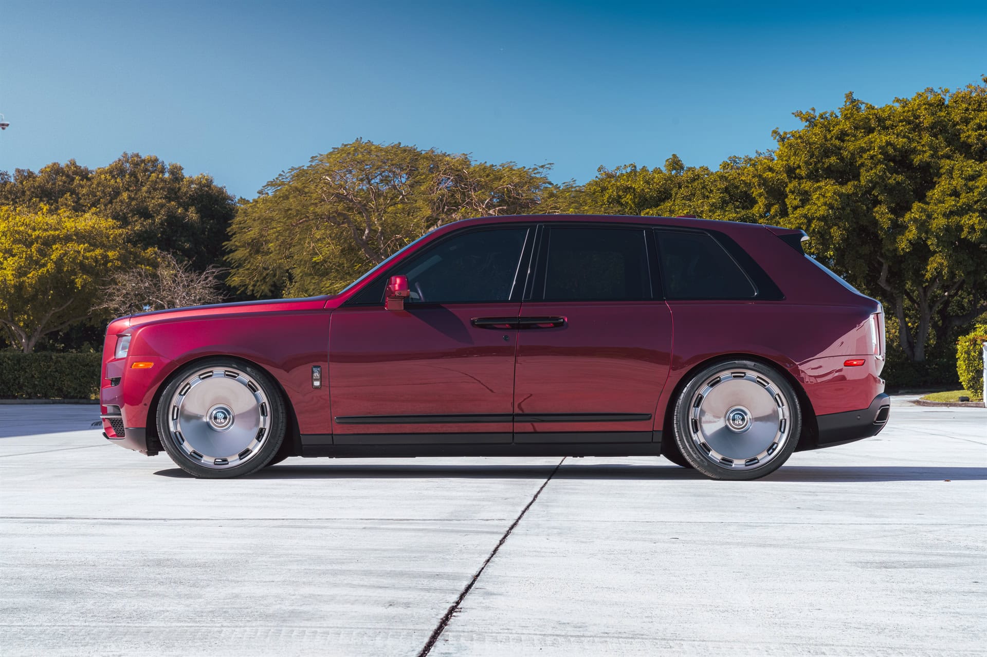 Photo 25 of Rolls Royce Cullinan on HRE L108M