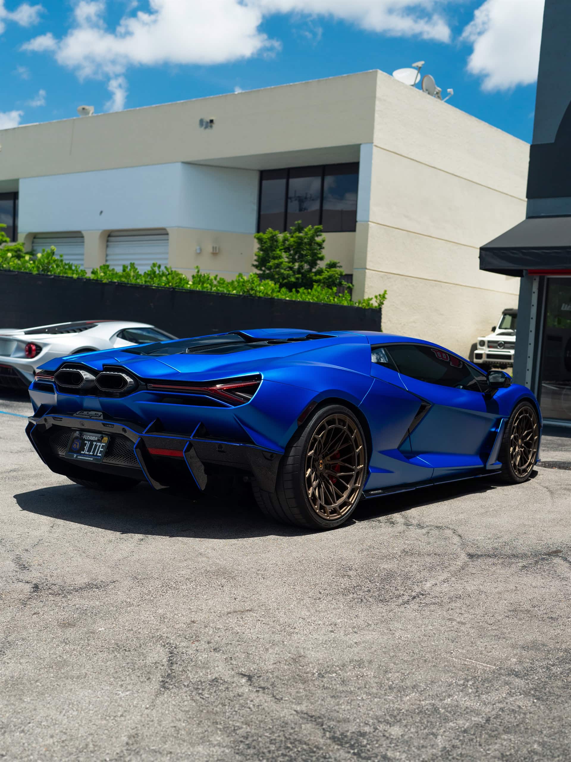 Lamborghini Revuelto | Blu Eleos | on Avant Garde AGL80 | Satin Bronze