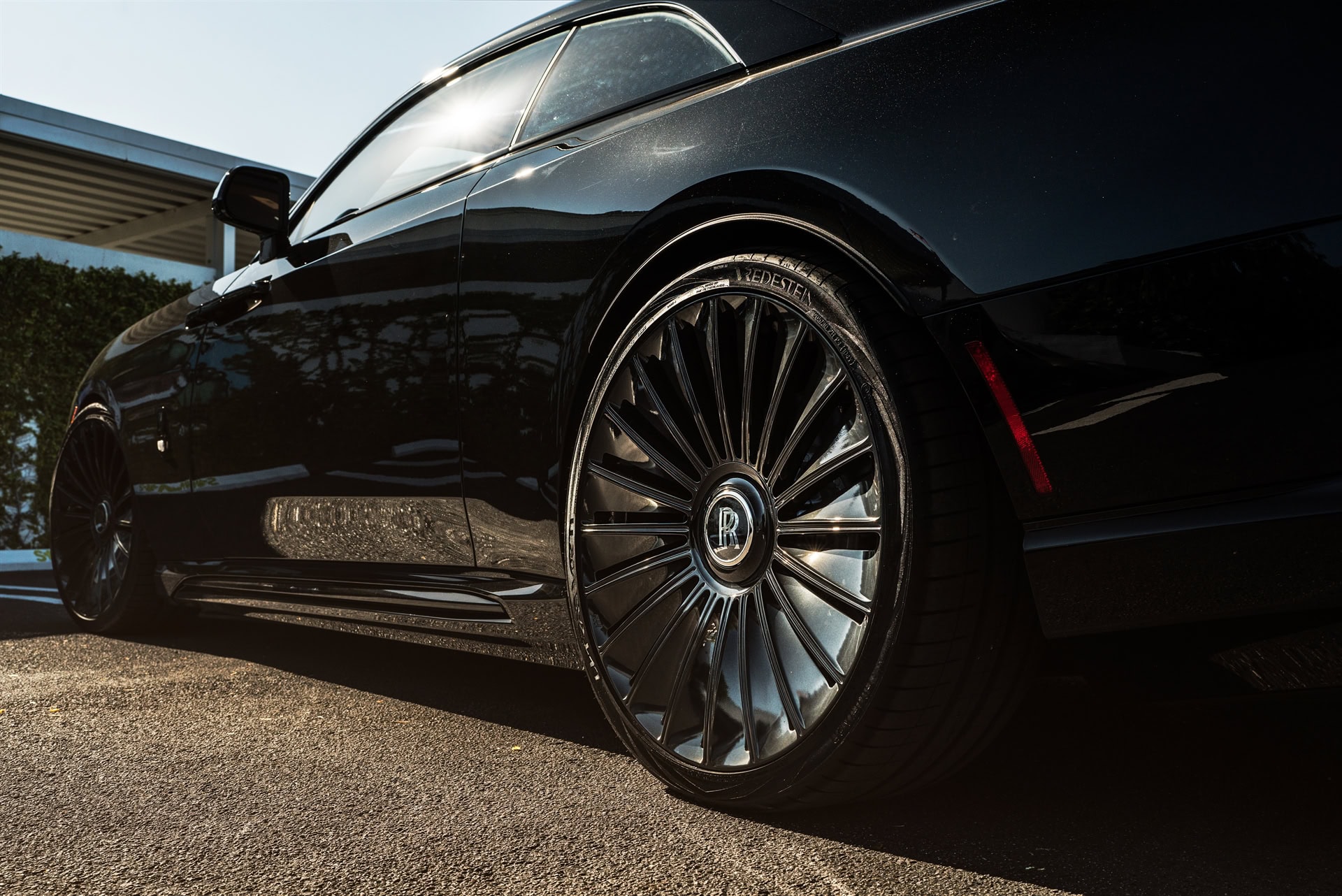 Photo 29 of a Rolls Royce Spectre | 1886 G100