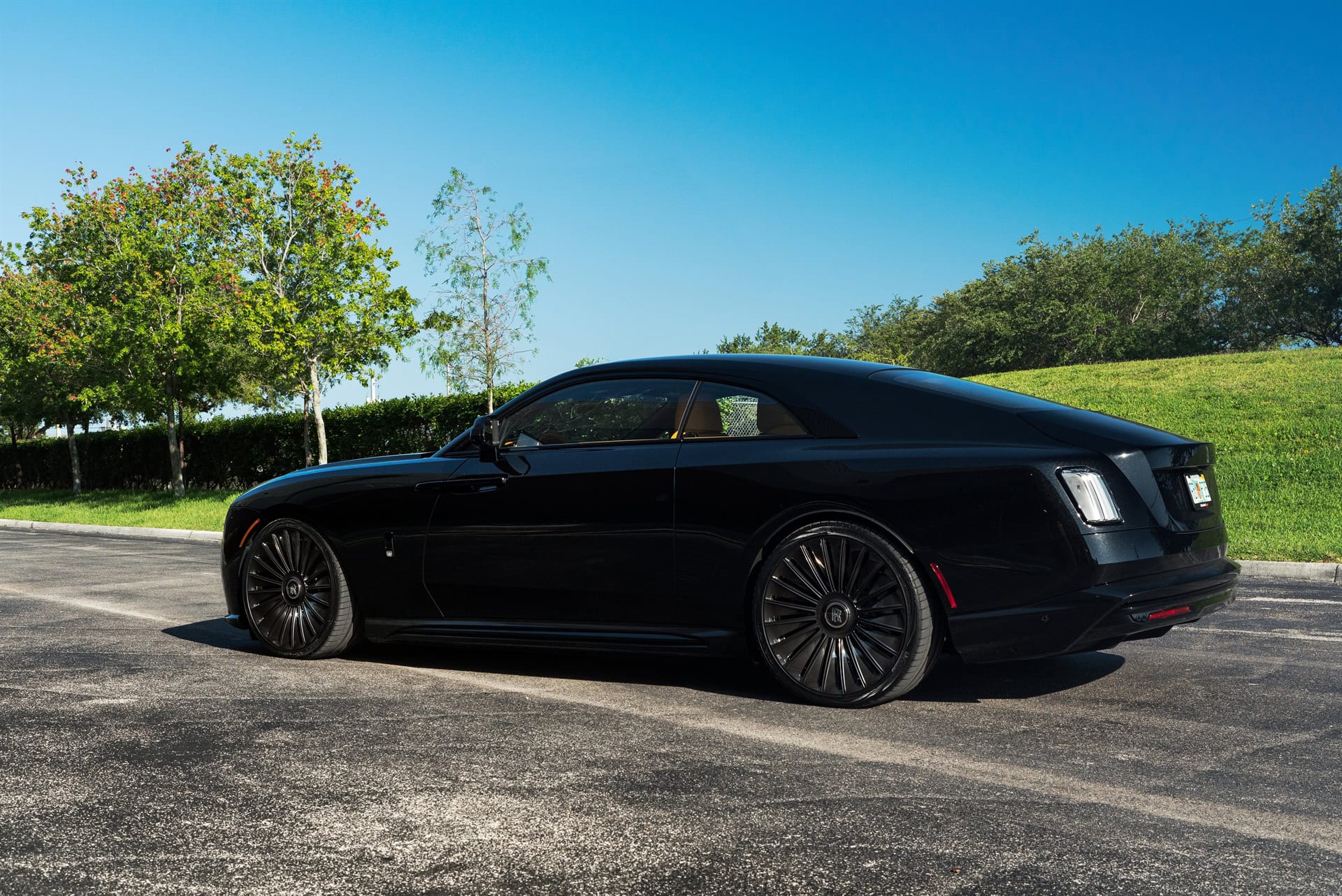 Photo 27 of a Rolls Royce Spectre | 1886 G100