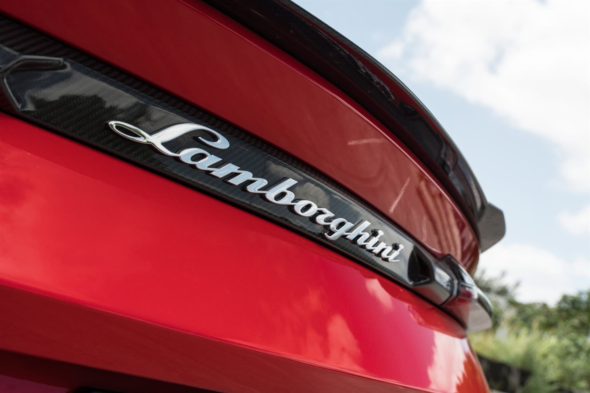 Lamborghini Urus | Rosso Mars | on 1886 S009 | Satin Black