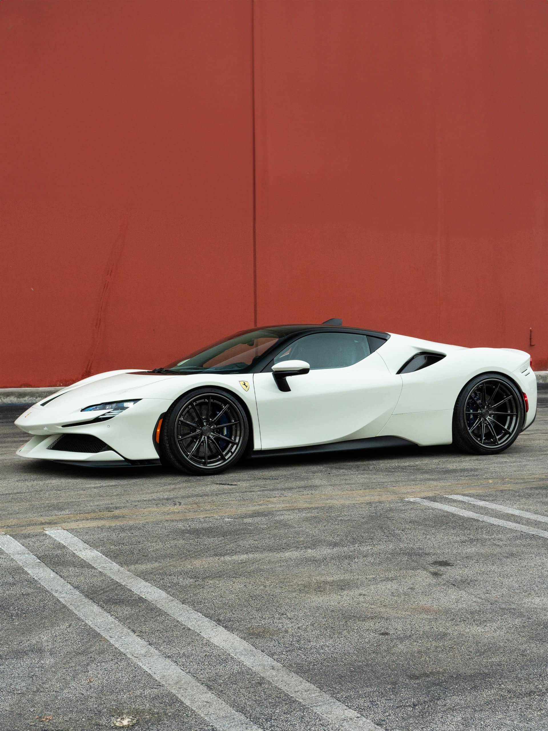 Ferrari SF90 | Bianco Avus | on 1886 G010 | Polished Liquid Smoke