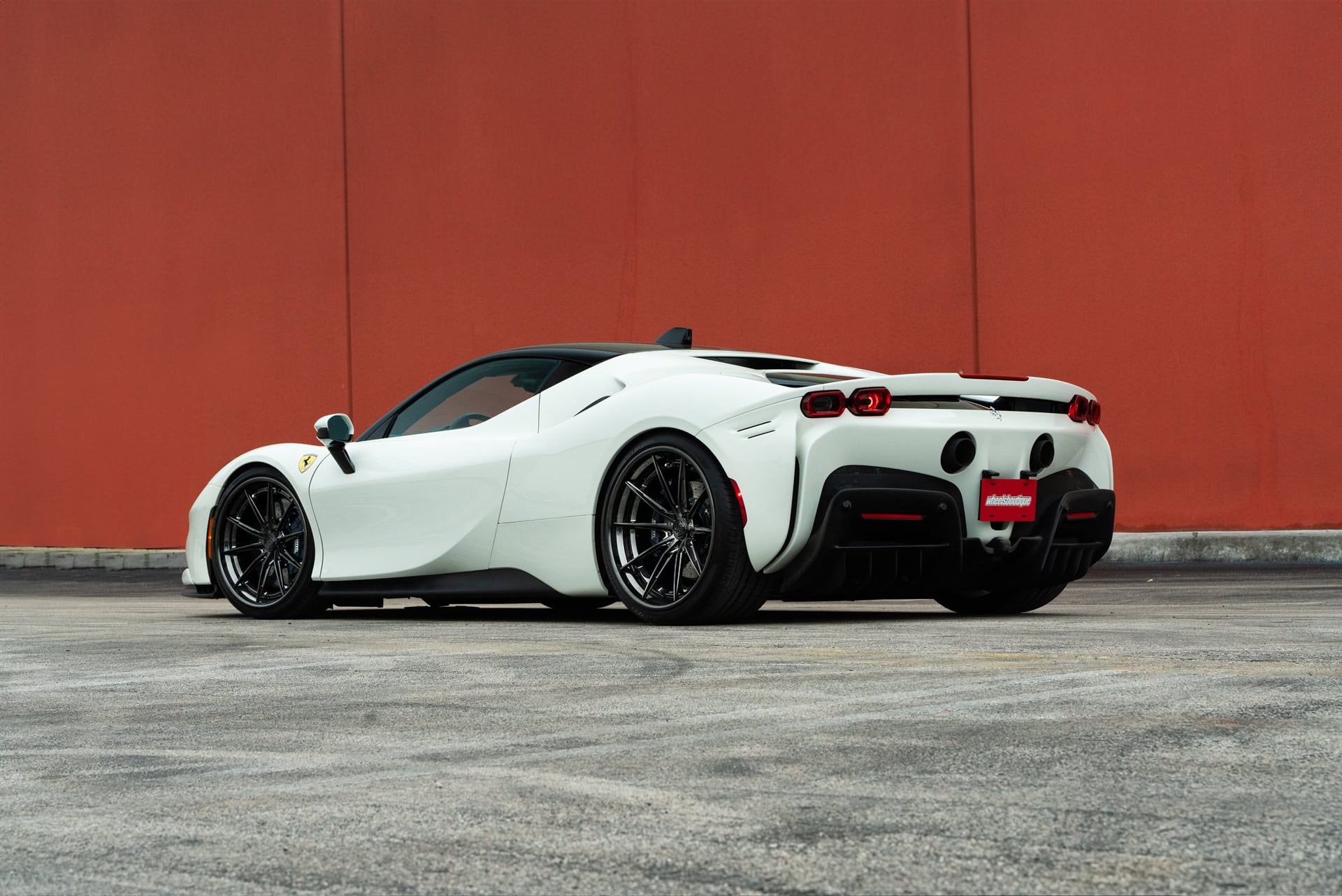 Ferrari SF90 | Bianco Avus | on 1886 G010 | Polished Liquid Smoke