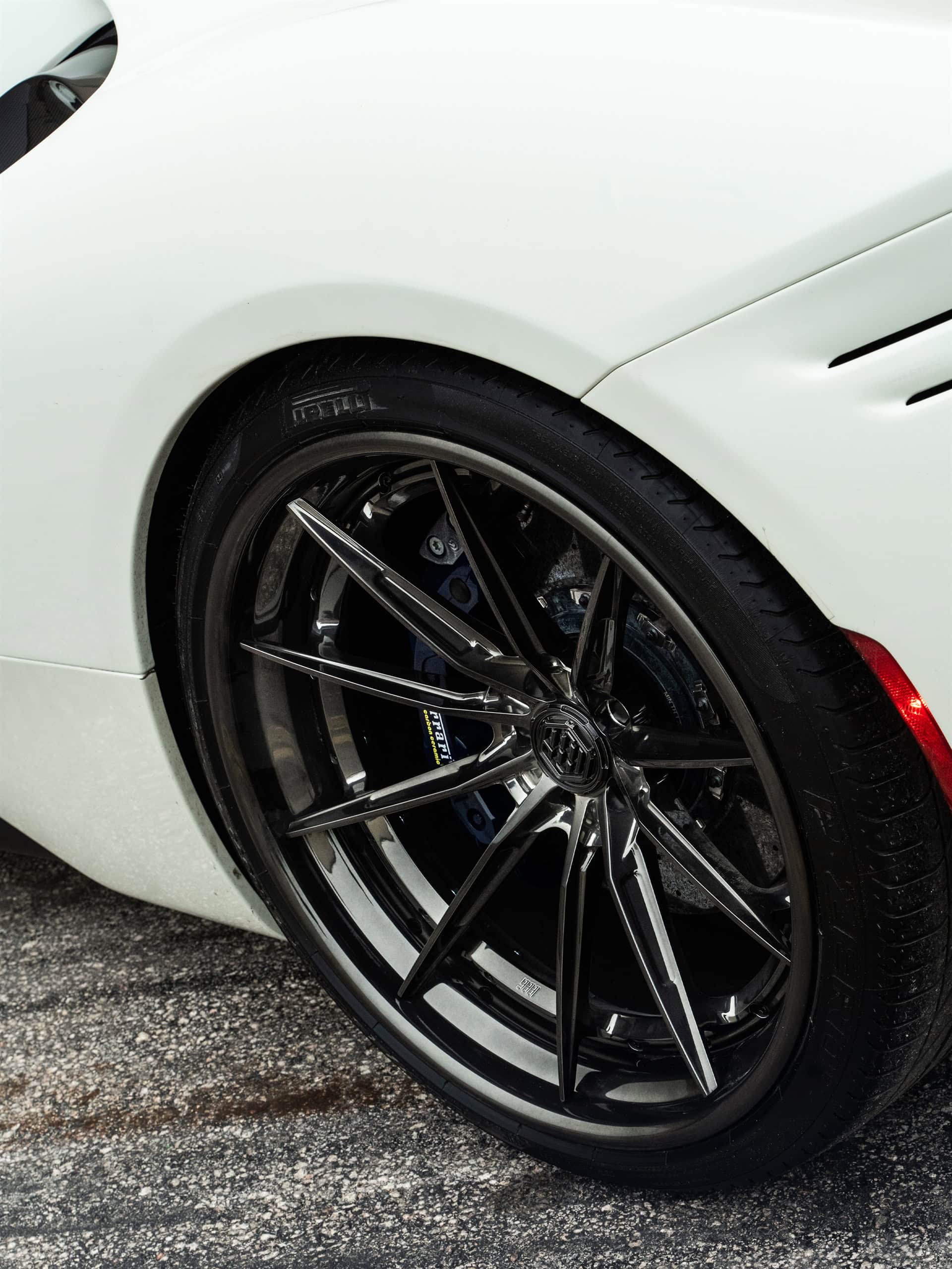 Ferrari SF90 | Bianco Avus | on 1886 G010 | Polished Liquid Smoke