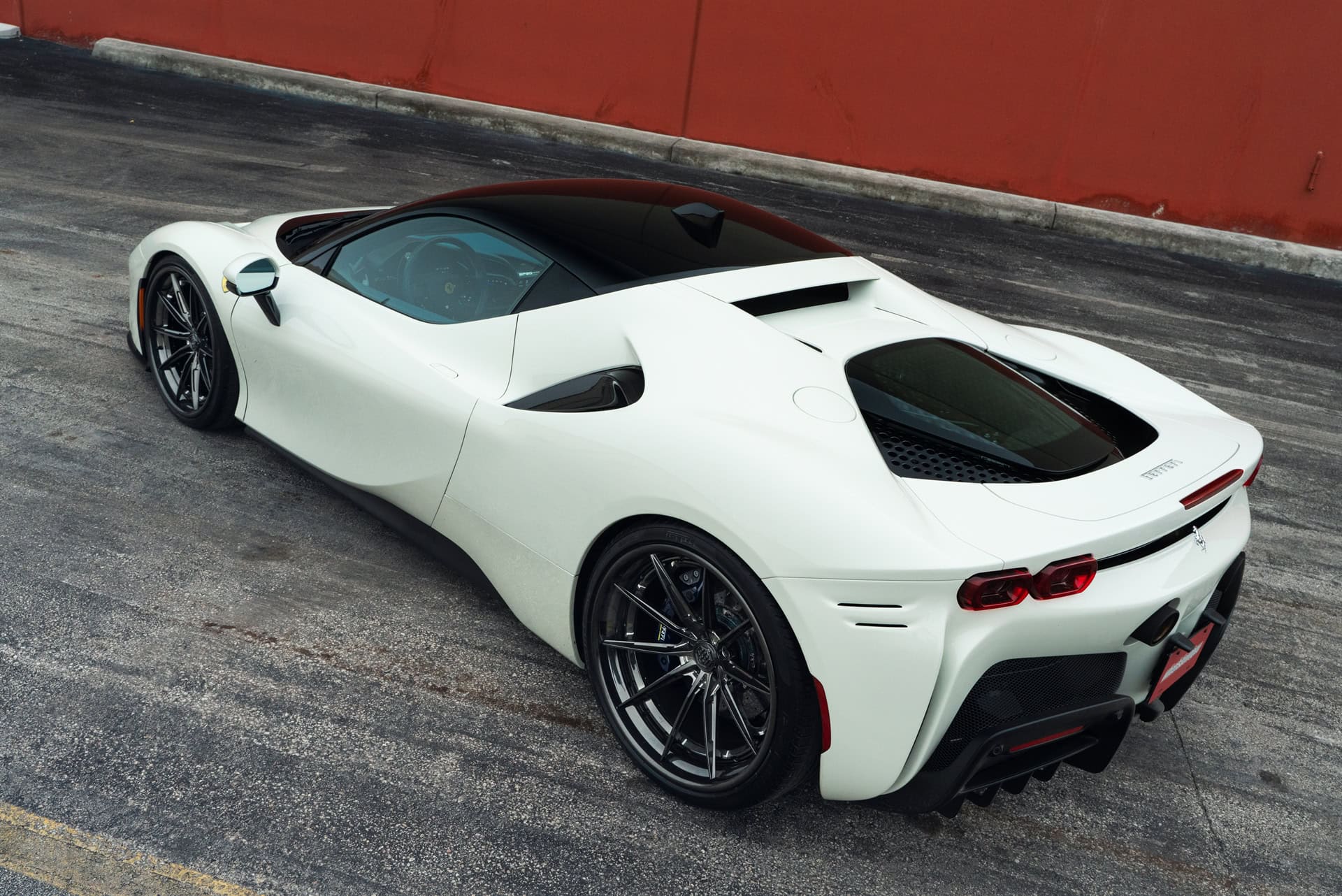 Ferrari SF90 | Bianco Avus | on 1886 G010 | Polished Liquid Smoke
