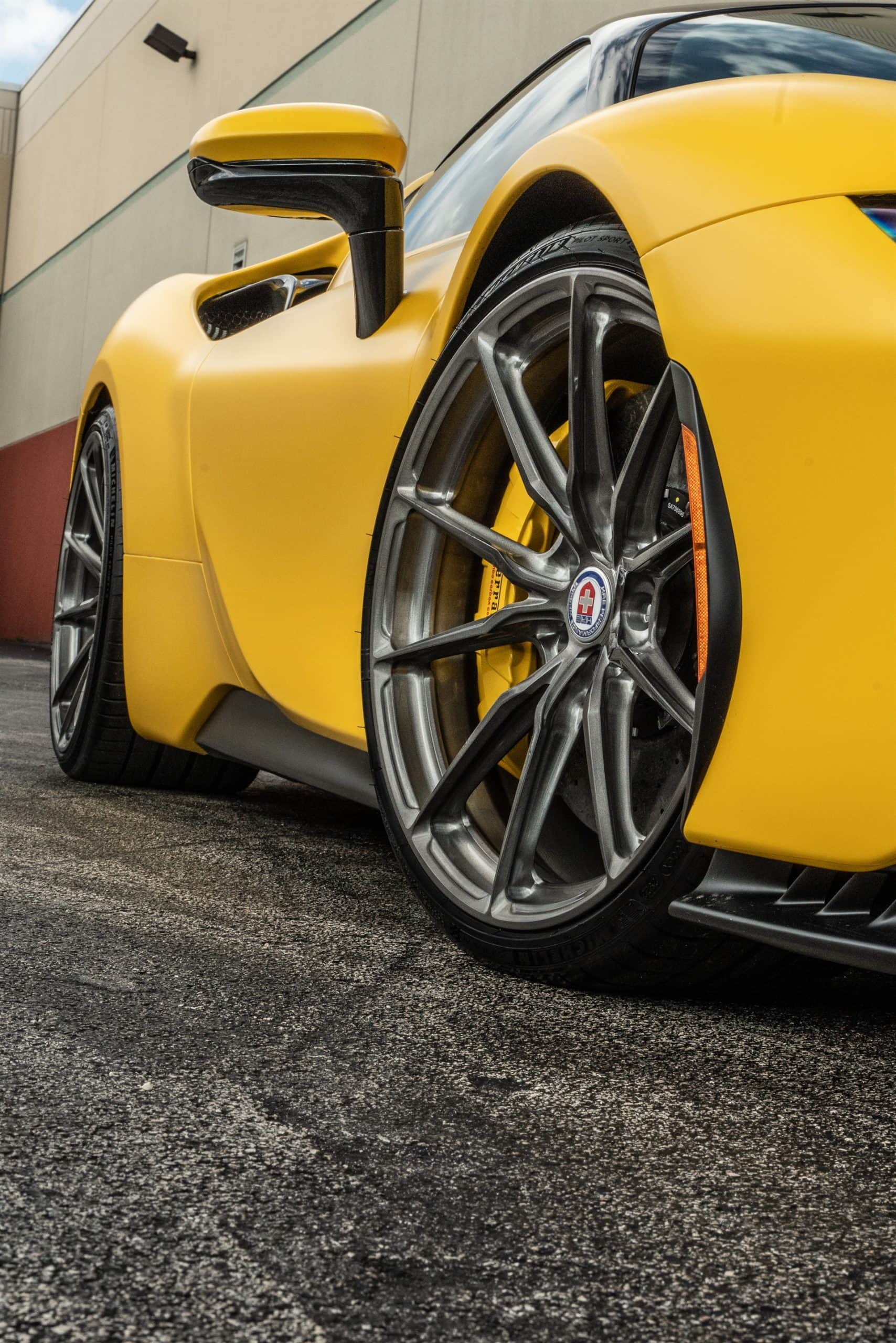 Ferrari SF90 Gialo Modena HRE P104SC