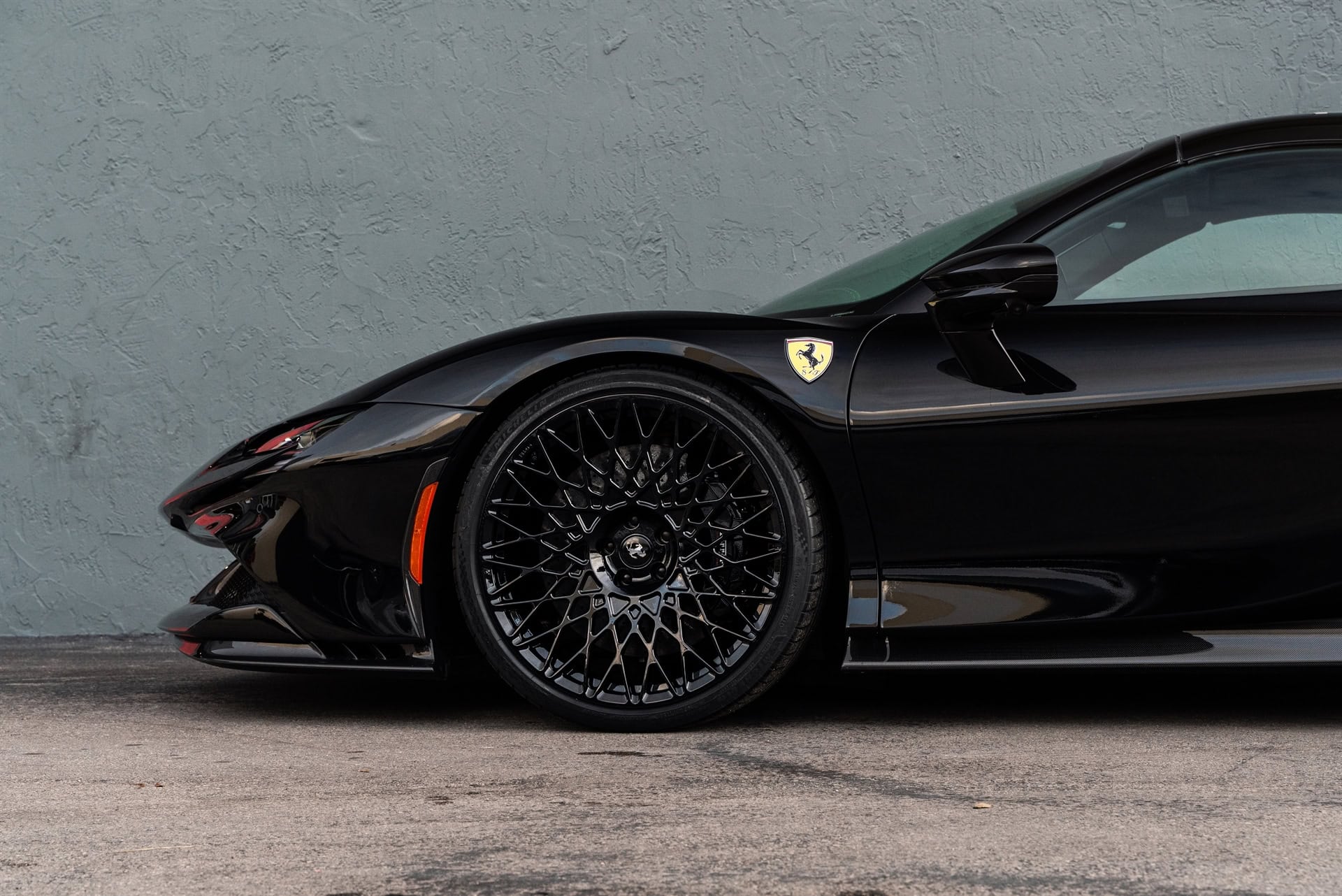 Ferrari SF90 | Nero | on HRE 501M | Gloss Black