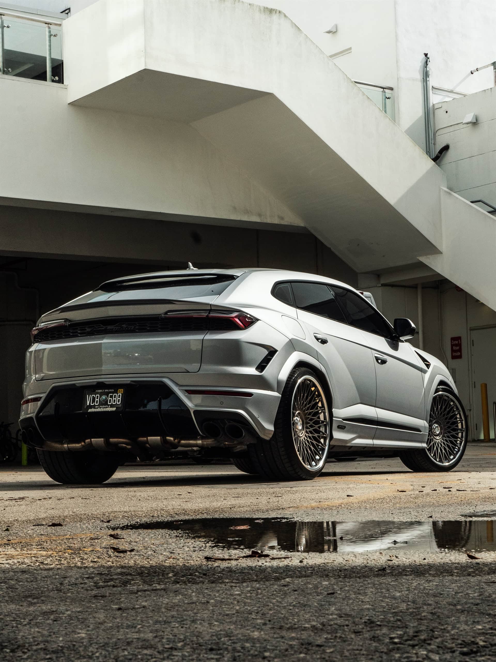 Photo 26 of Lamborghini Urus SE | Grigio Nimbus | on ANRKY RS7.3 | Frozen Polished Gunmetal