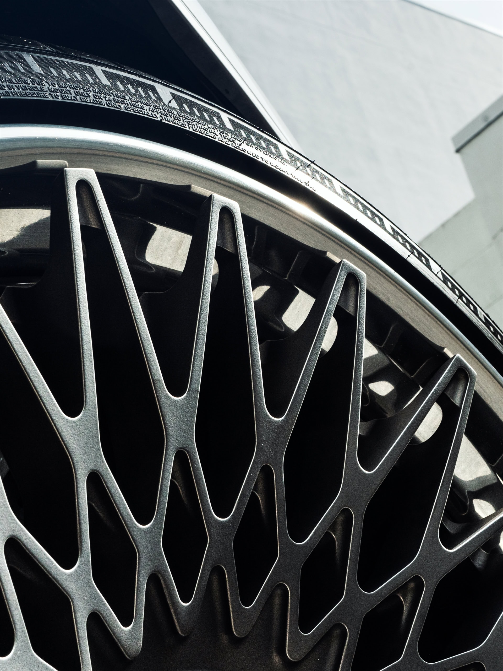 Photo 30 of Lamborghini Urus SE | Grigio Nimbus | on ANRKY RS7.3 | Frozen Polished Gunmetal