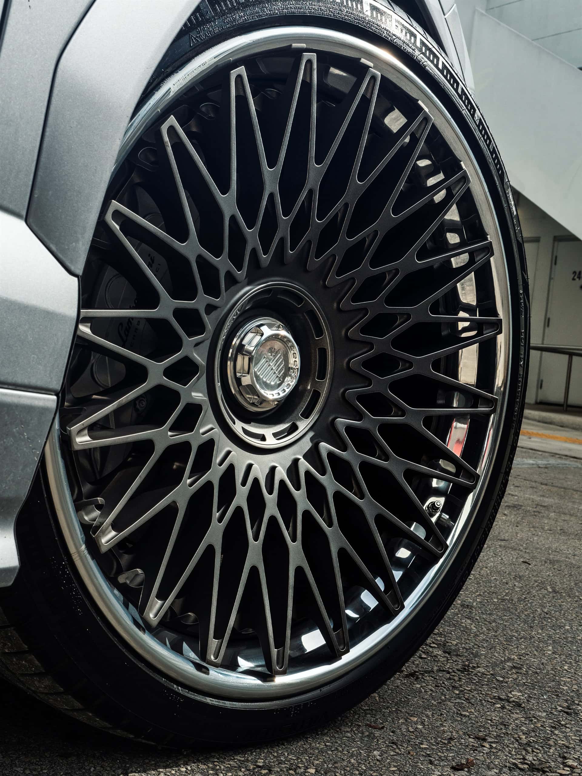 Photo 31 of Lamborghini Urus SE | Grigio Nimbus | on ANRKY RS7.3 | Frozen Polished Gunmetal