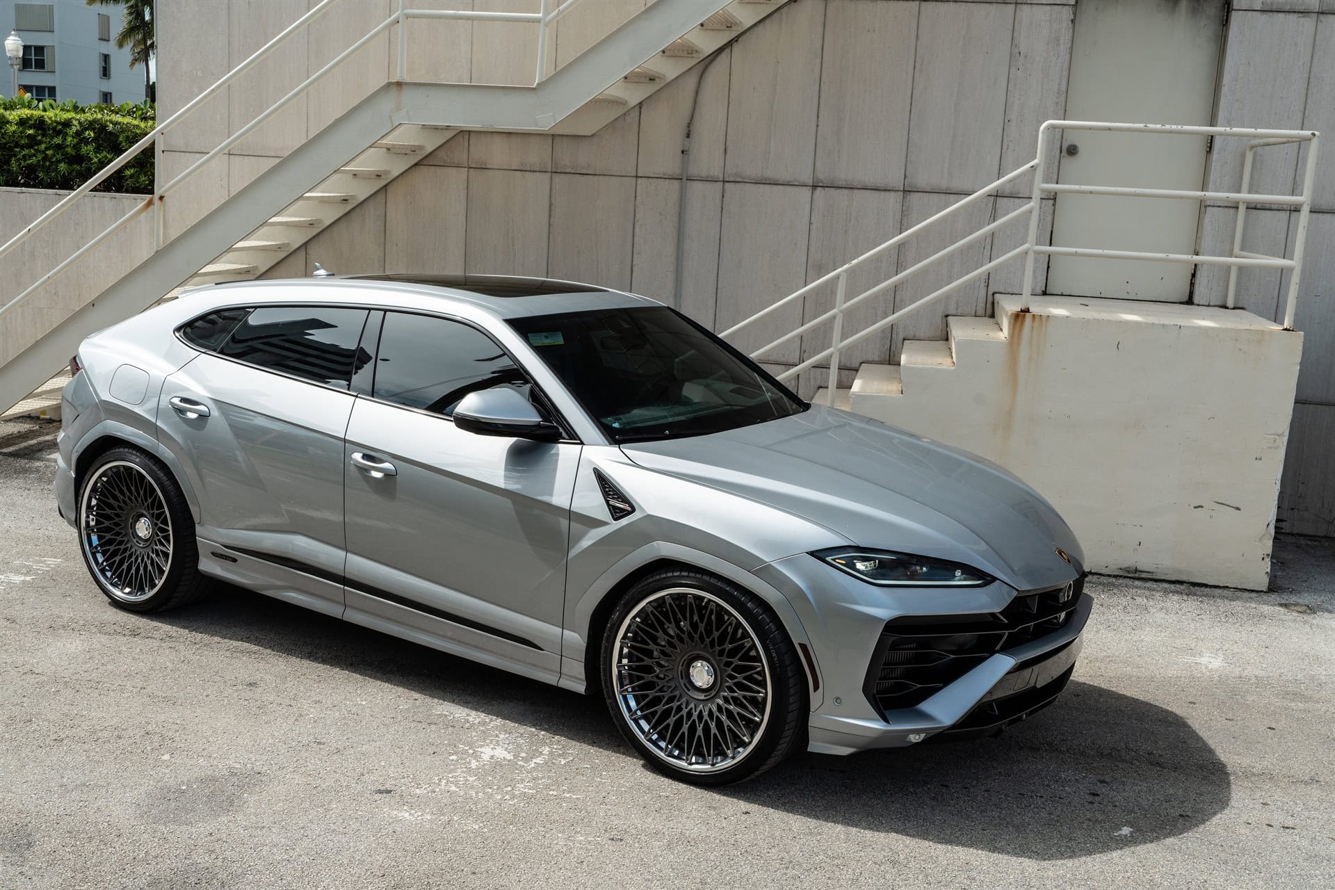 Photo 32 of Lamborghini Urus SE | Grigio Nimbus | on ANRKY RS7.3 | Frozen Polished Gunmetal