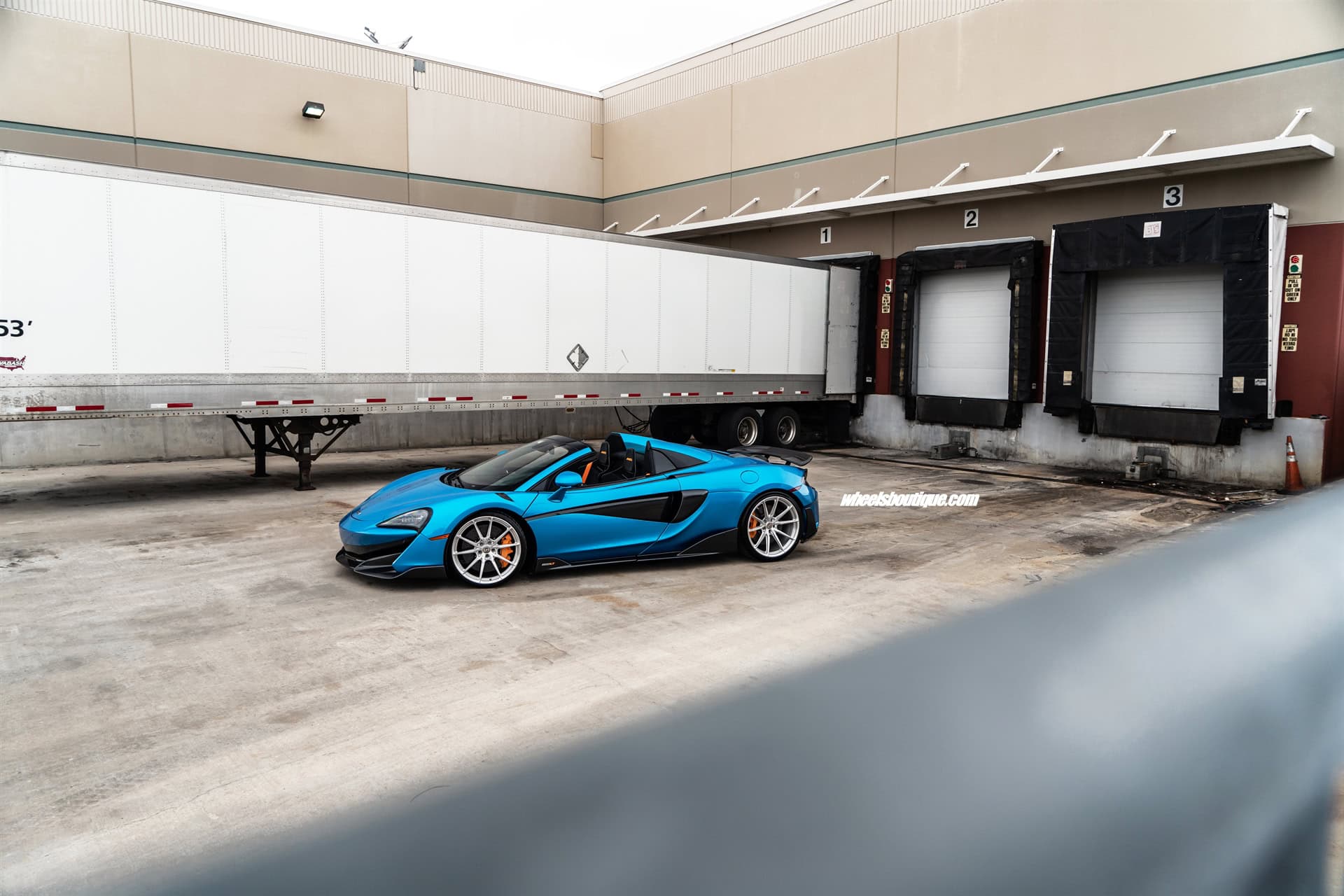HRE P104SC | McLaren 600LT MSO Ludus Blue Spider