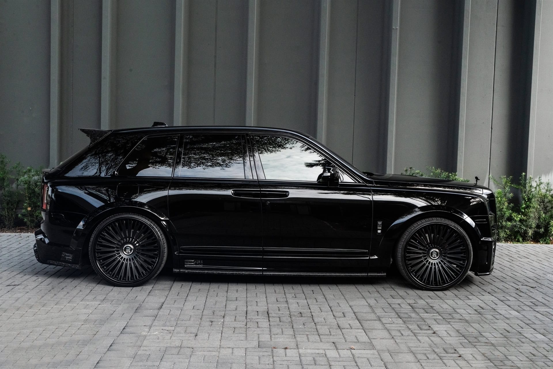 Photo 24 of Urban Auto Kit /1886 wheels | Rolls Royce Cullinan