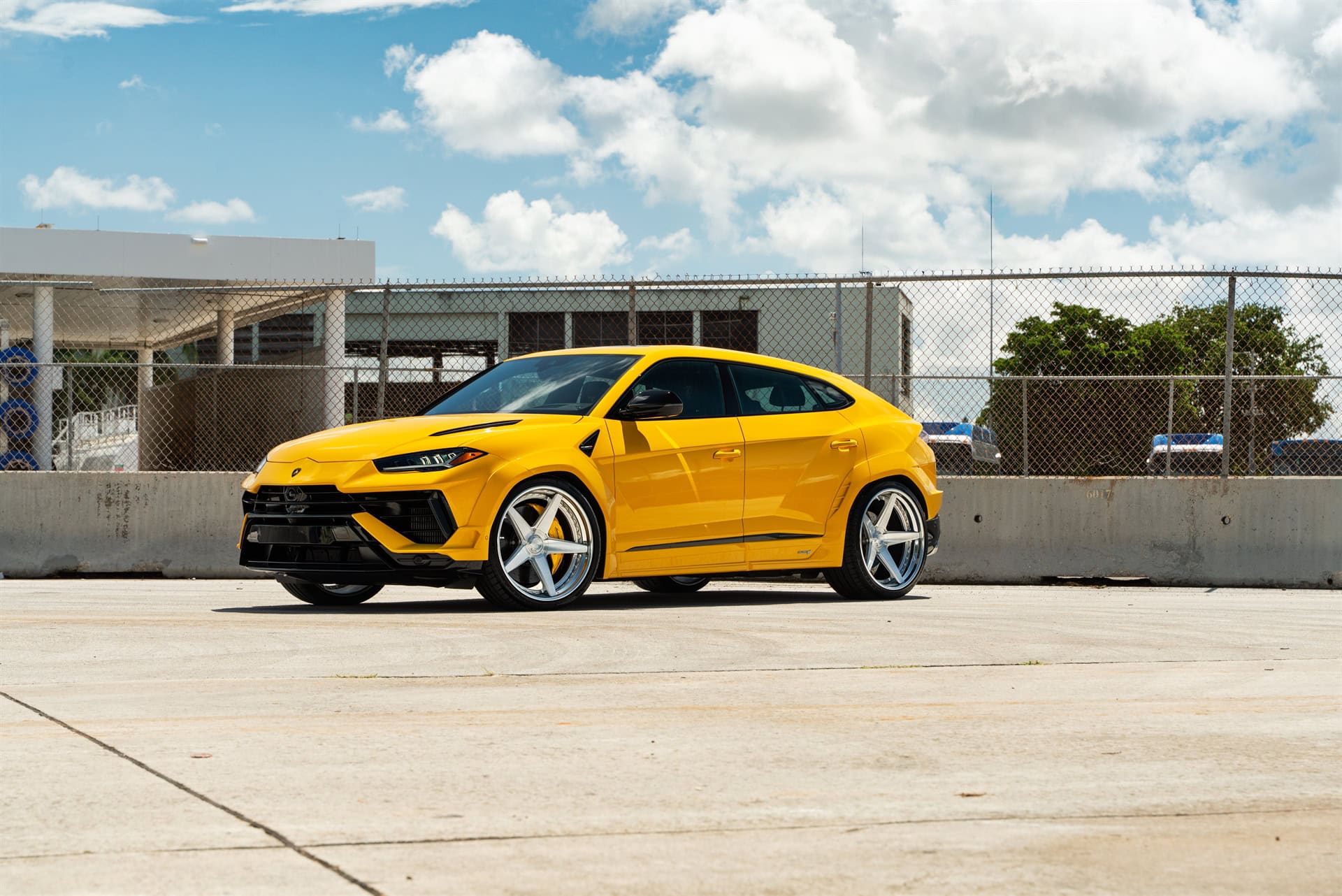 Photo 32 of Novitec Esteso Lamborghini Urus – RETROSeries RS5.3