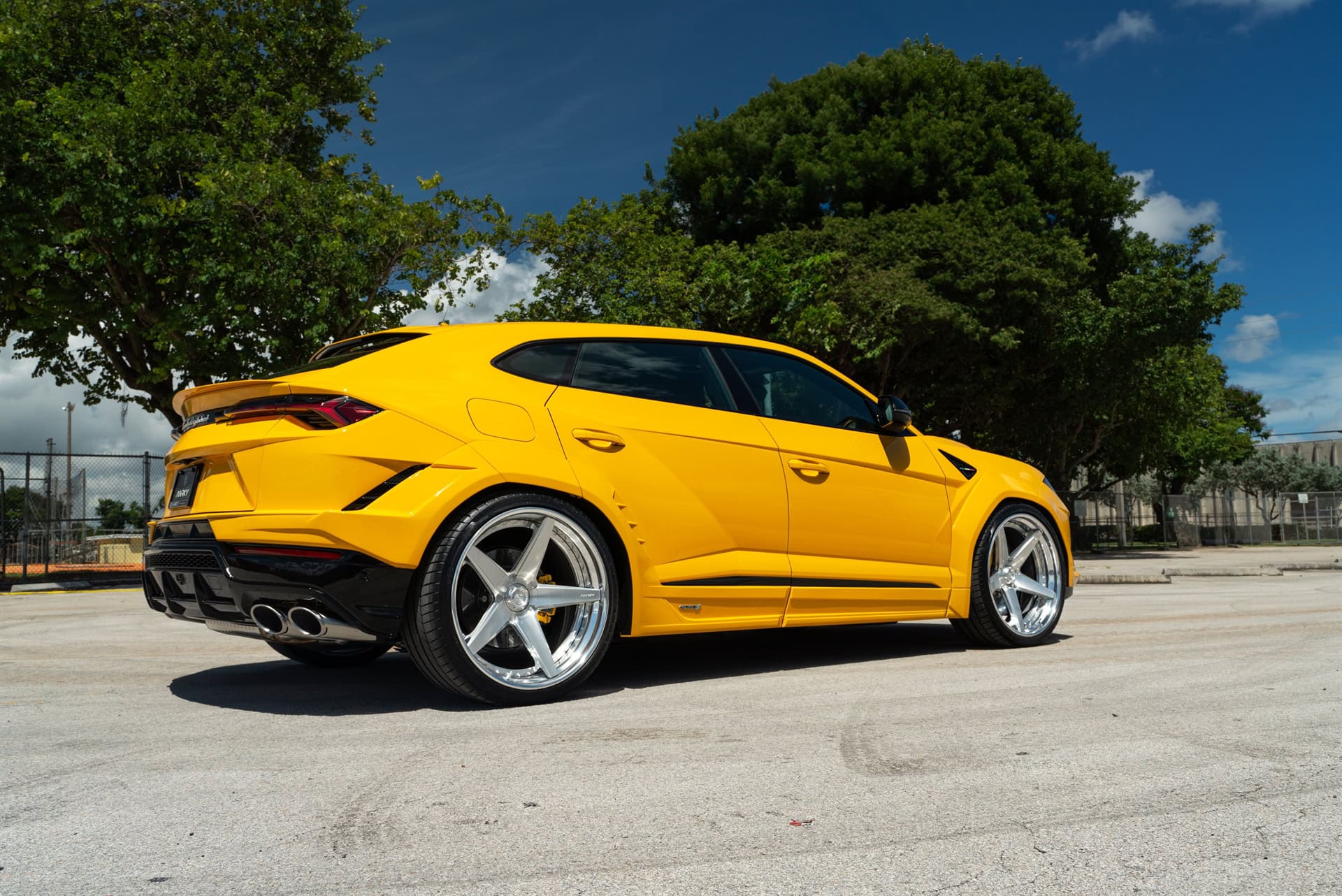 Photo 41 of Novitec Esteso Lamborghini Urus – RETROSeries RS5.3