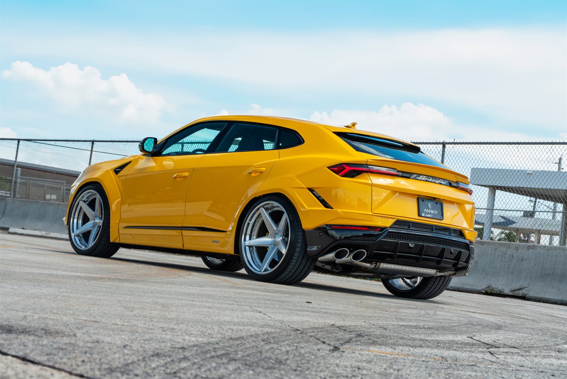 Photo 43 of Novitec Esteso Lamborghini Urus – RETROSeries RS5.3