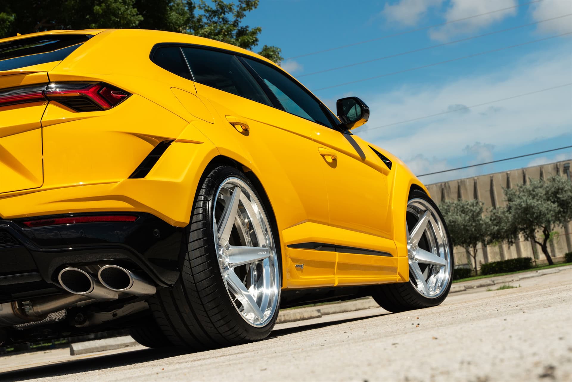 Photo 47 of Novitec Esteso Lamborghini Urus – RETROSeries RS5.3