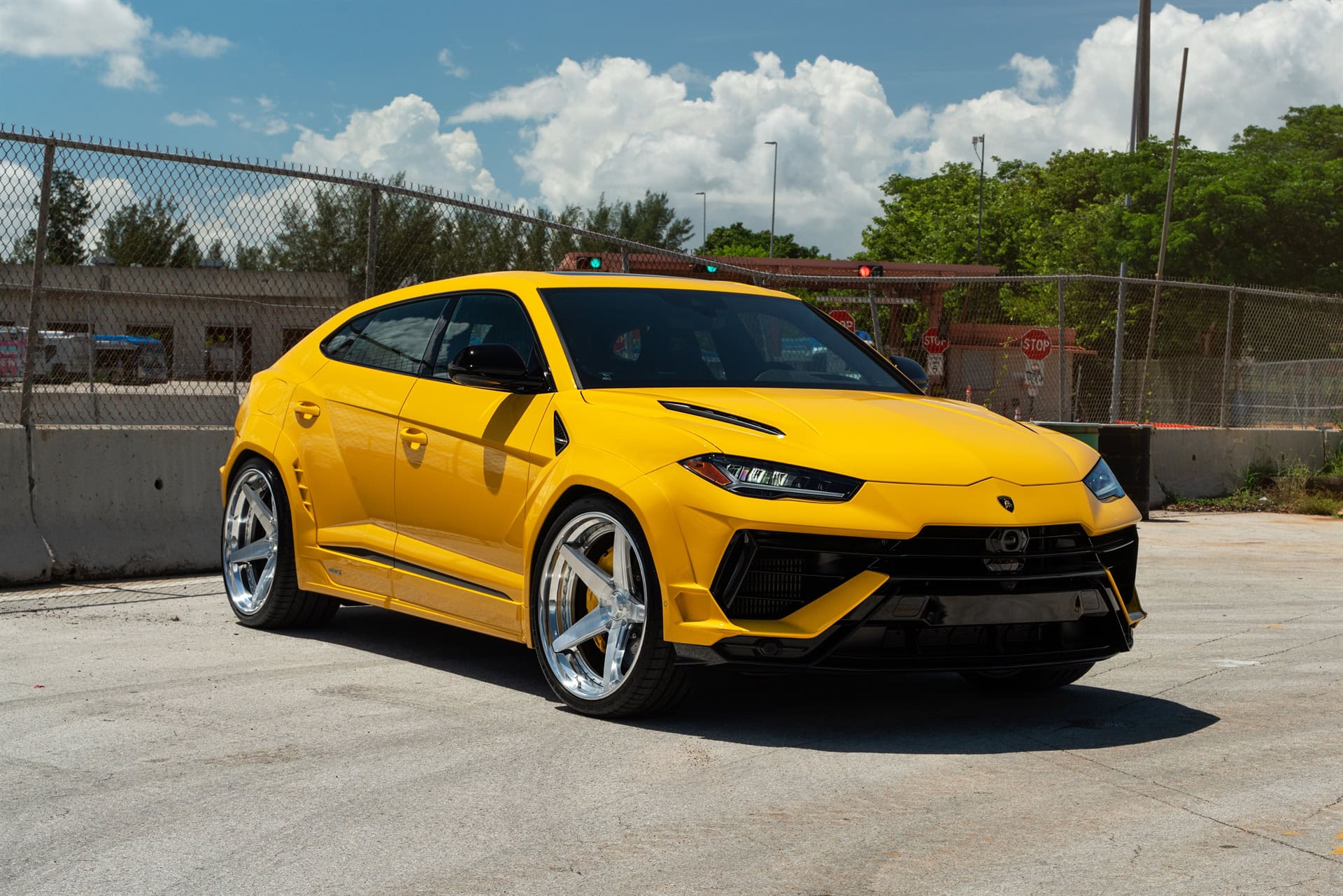 Photo 26 of Novitec Esteso Lamborghini Urus – RETROSeries RS5.3