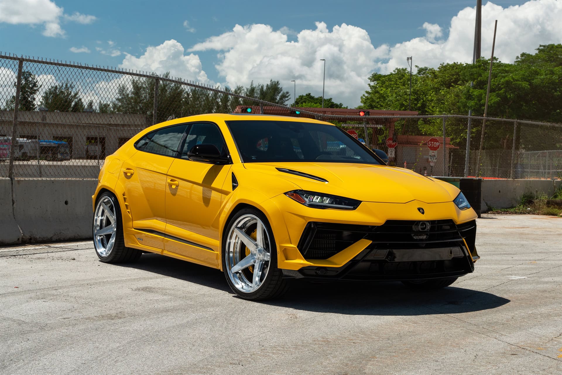 Photo 27 of Novitec Esteso Lamborghini Urus – RETROSeries RS5.3