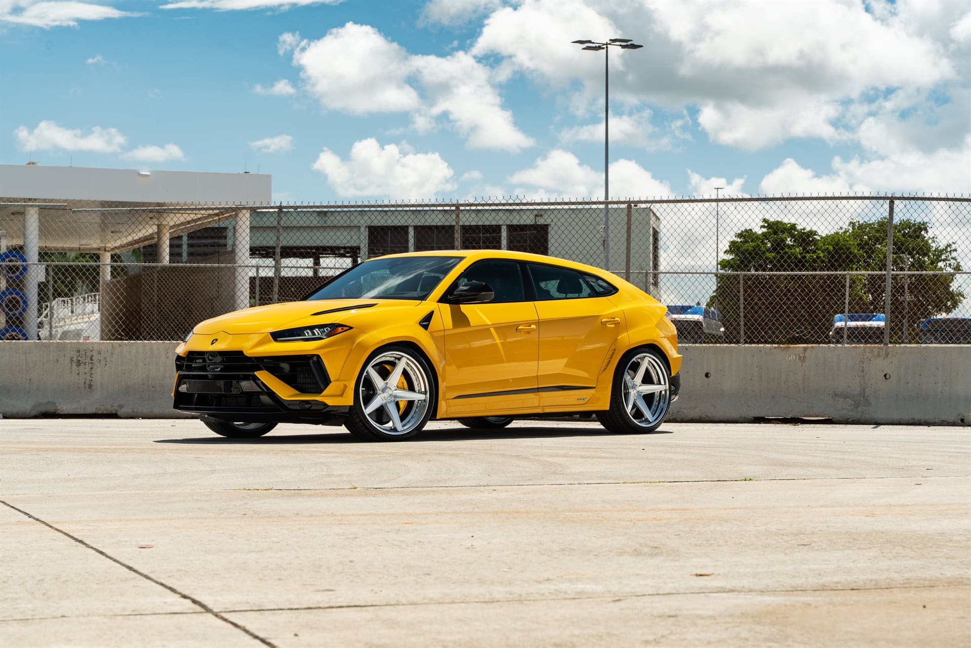 Photo 31 of Novitec Esteso Lamborghini Urus – RETROSeries RS5.3