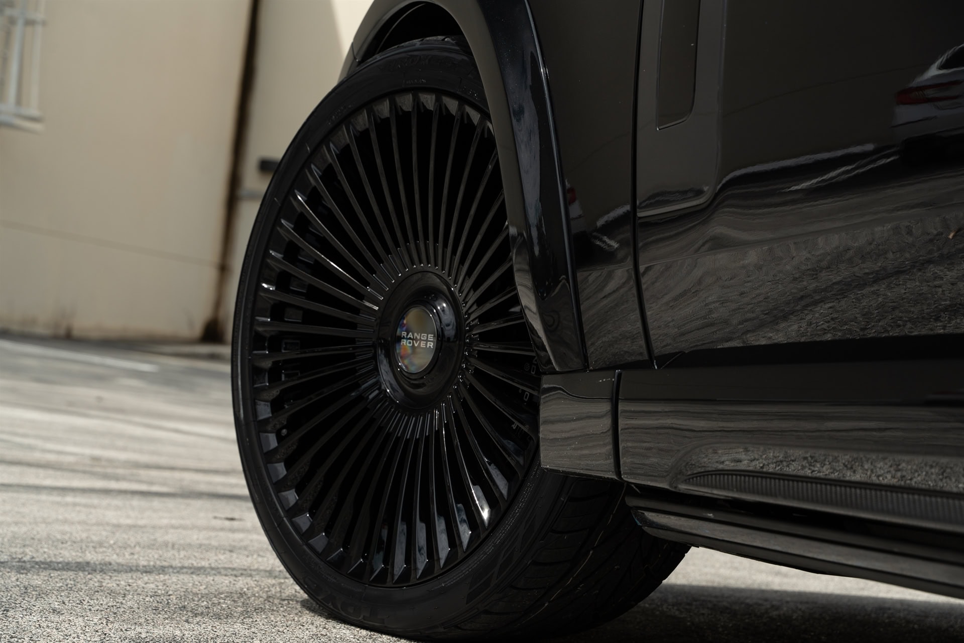 Photo 25 of Range Rover | Santorini Black | on Forgiato Trimestre-M | Gloss Black