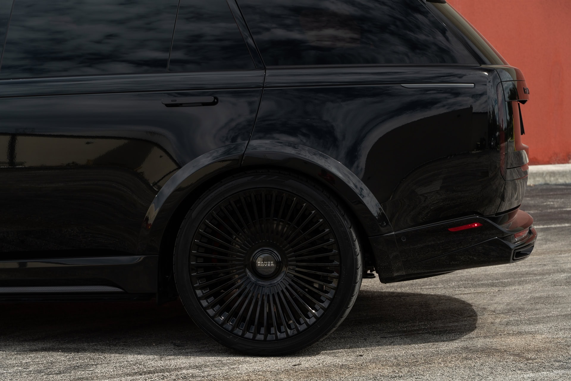 Photo 29 of Range Rover | Santorini Black | on Forgiato Trimestre-M | Gloss Black