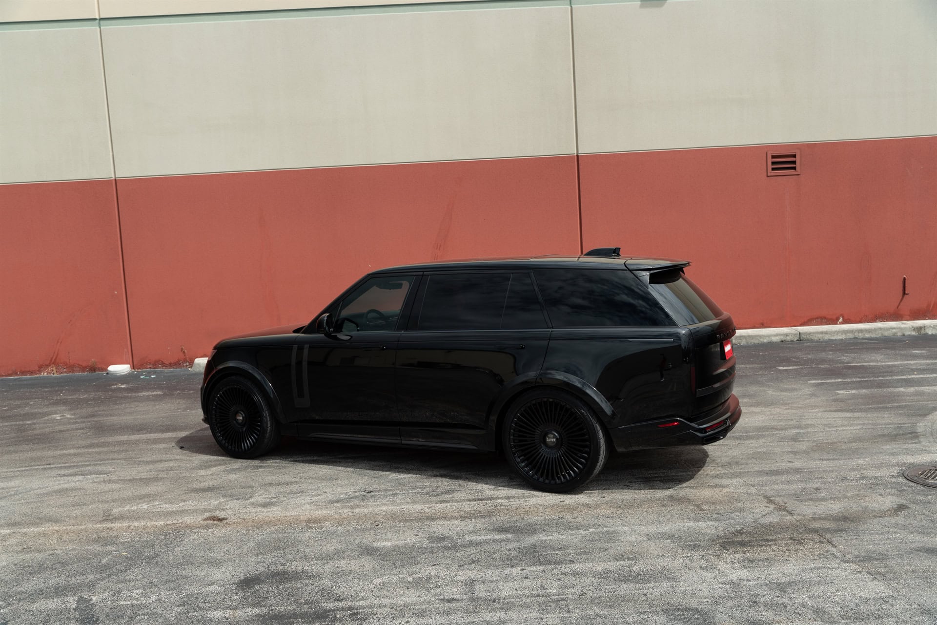 Photo 31 of Range Rover | Santorini Black | on Forgiato Trimestre-M | Gloss Black