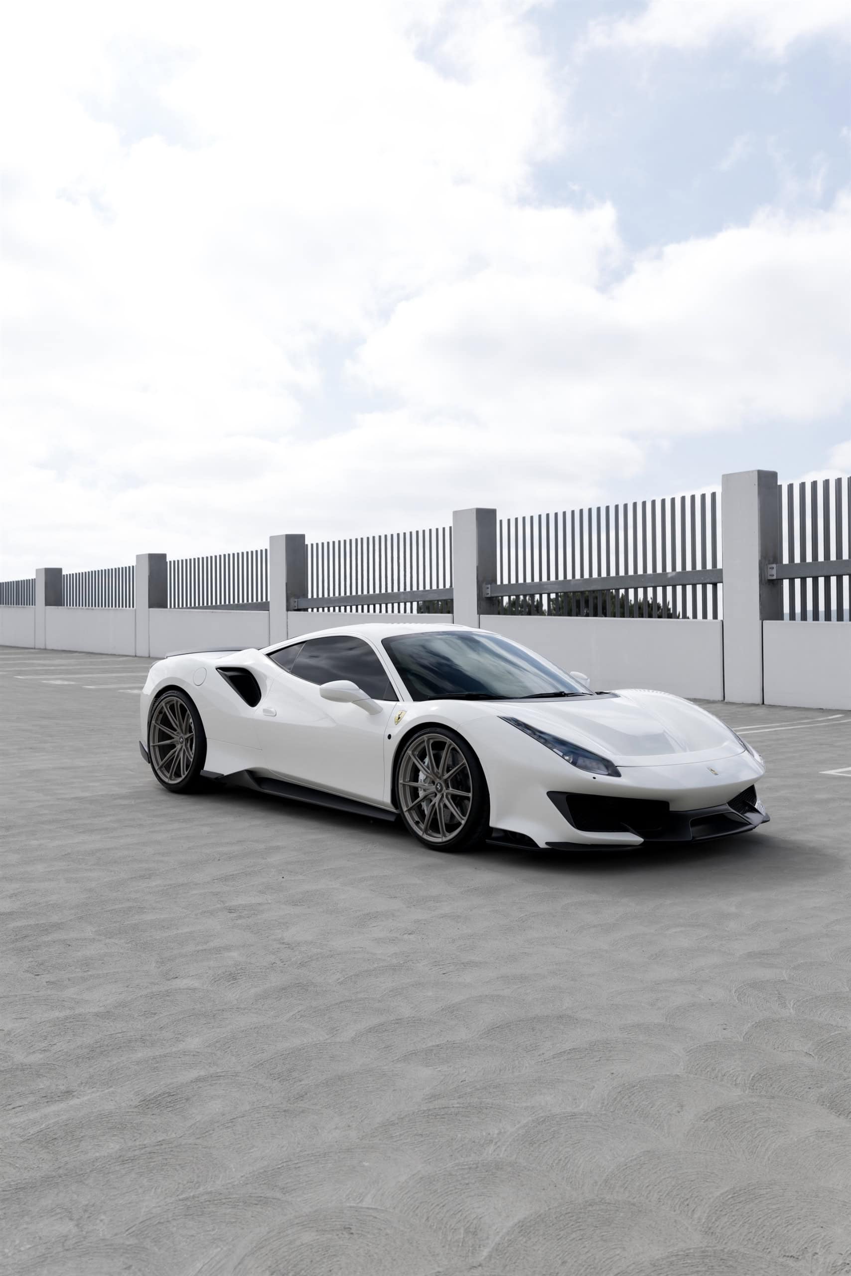 Photo 21 of Ferrari 488 Pista | Bianco Avus | on HRE P104SC | Satin White Gold